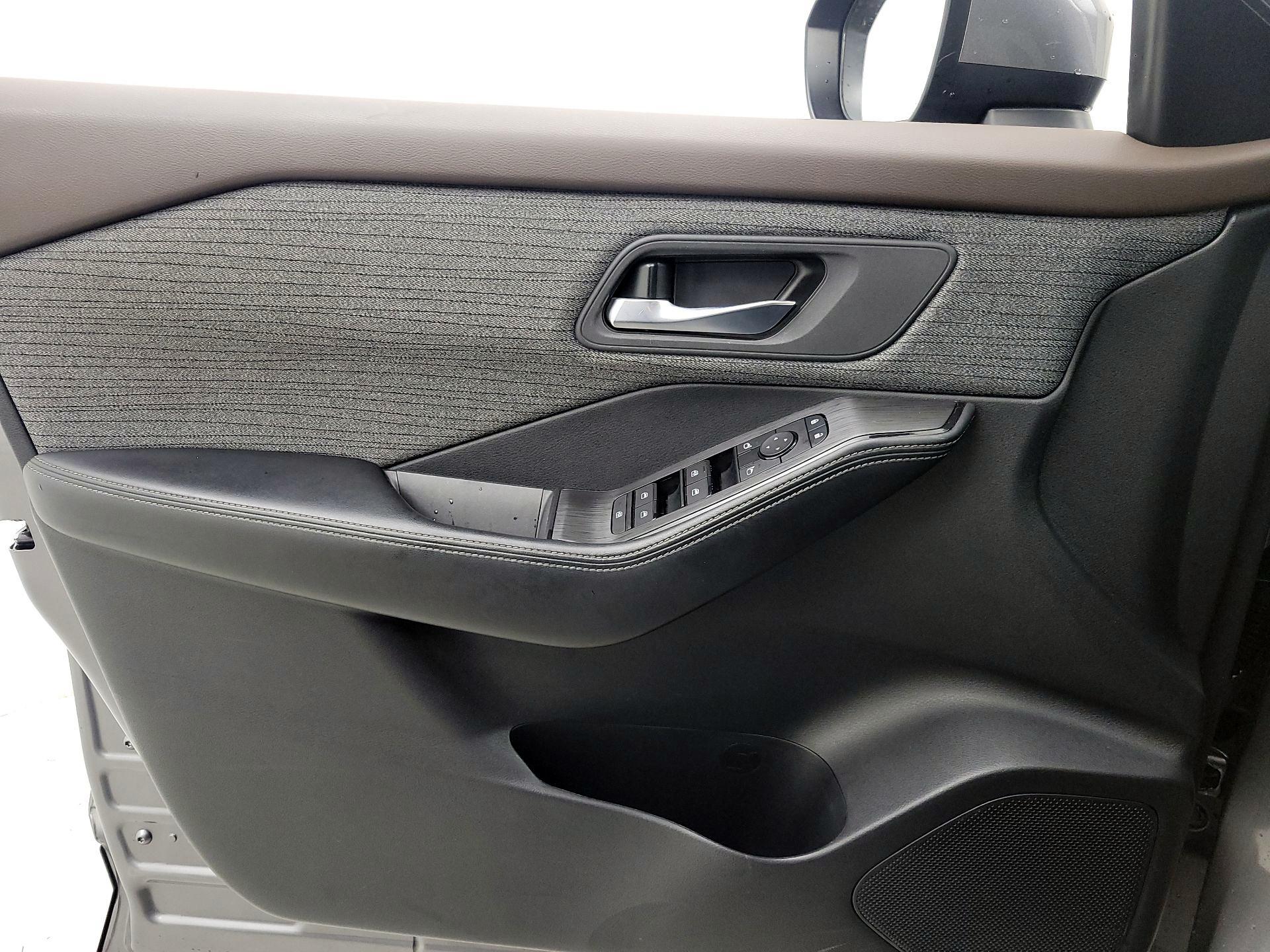 Thumbnail: 2023 Nissan Rogue - 12