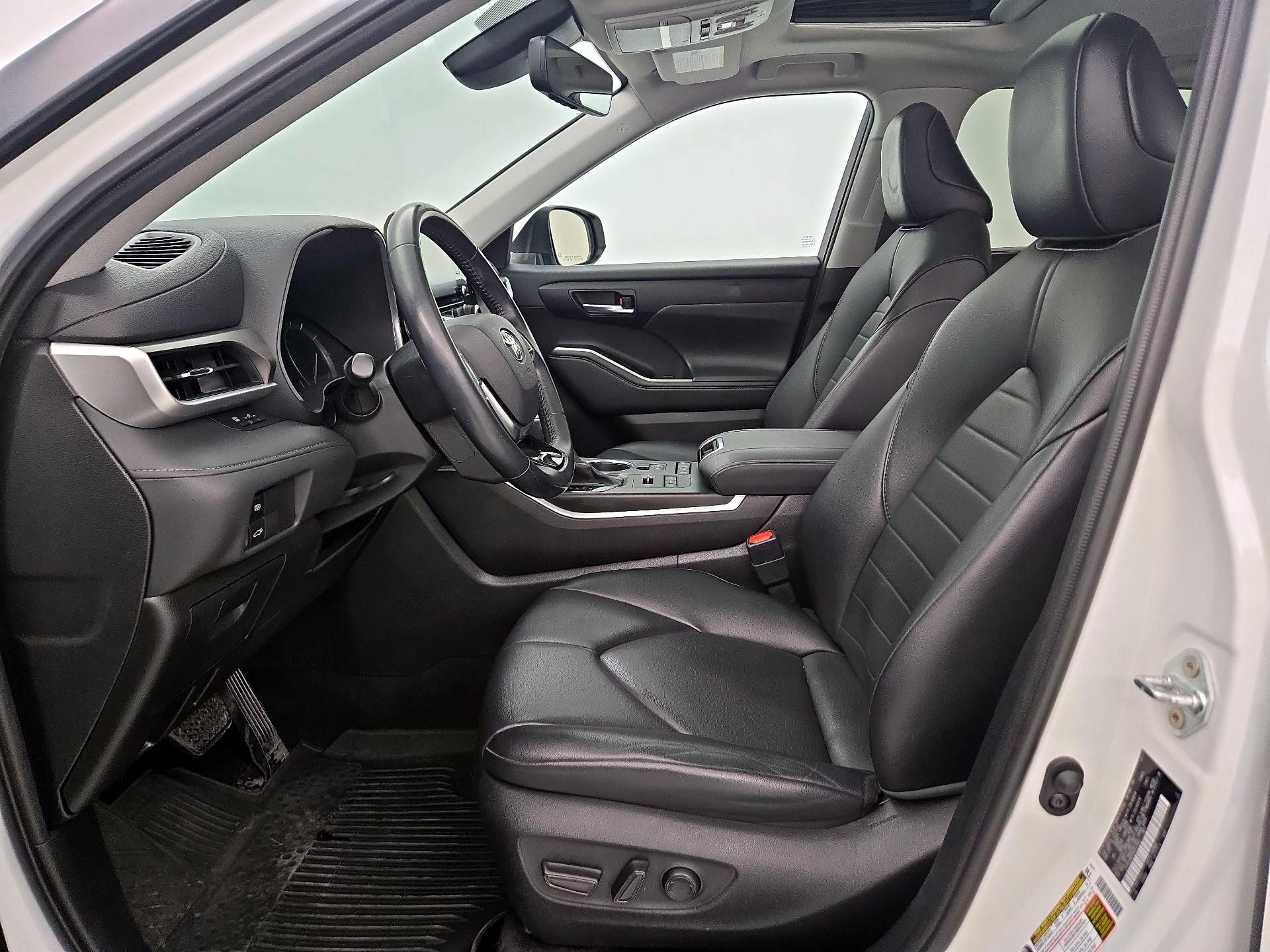 Thumbnail: 2021 Toyota Highlander - 11