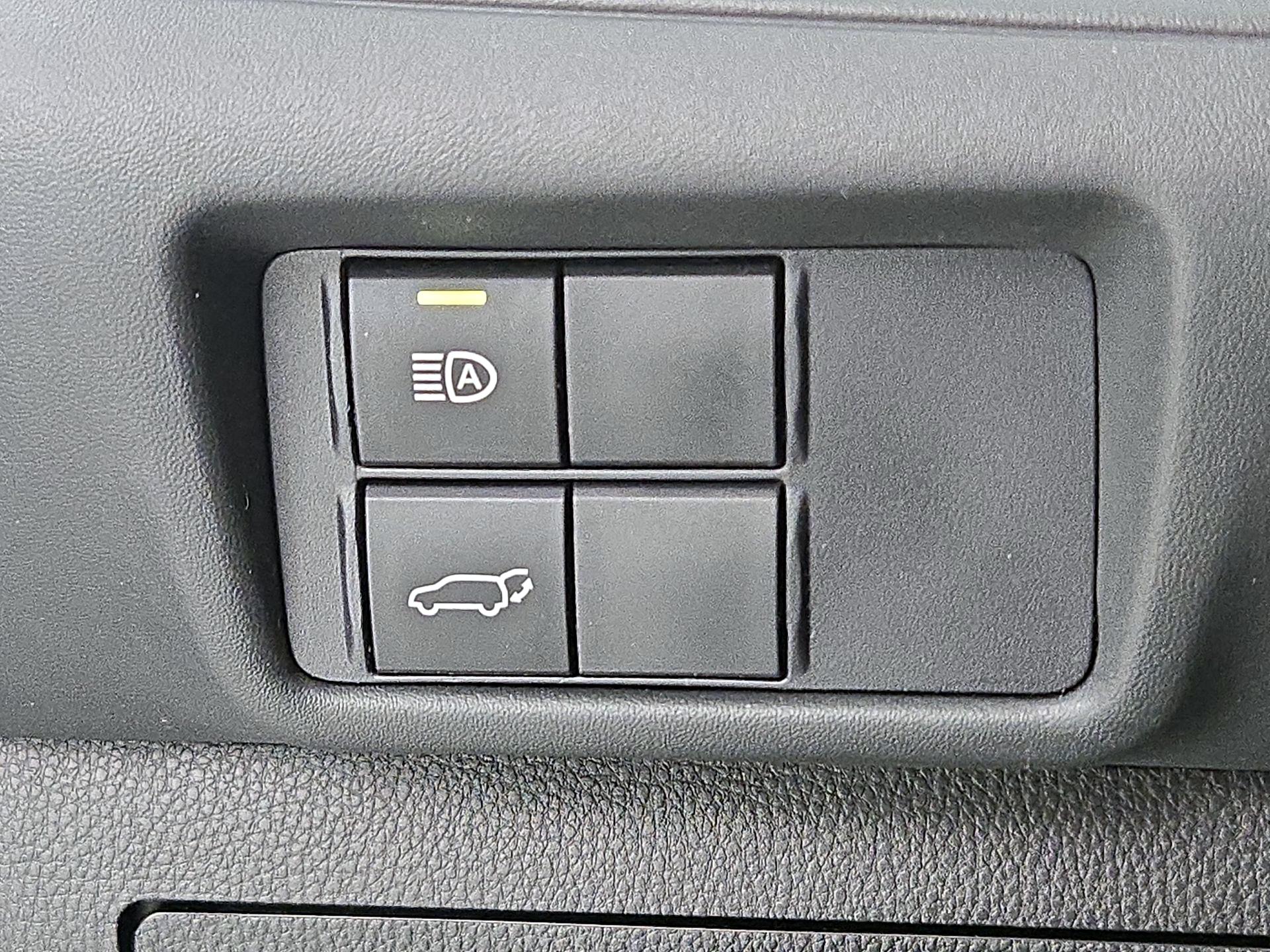 Thumbnail: 2021 Toyota Highlander - 13