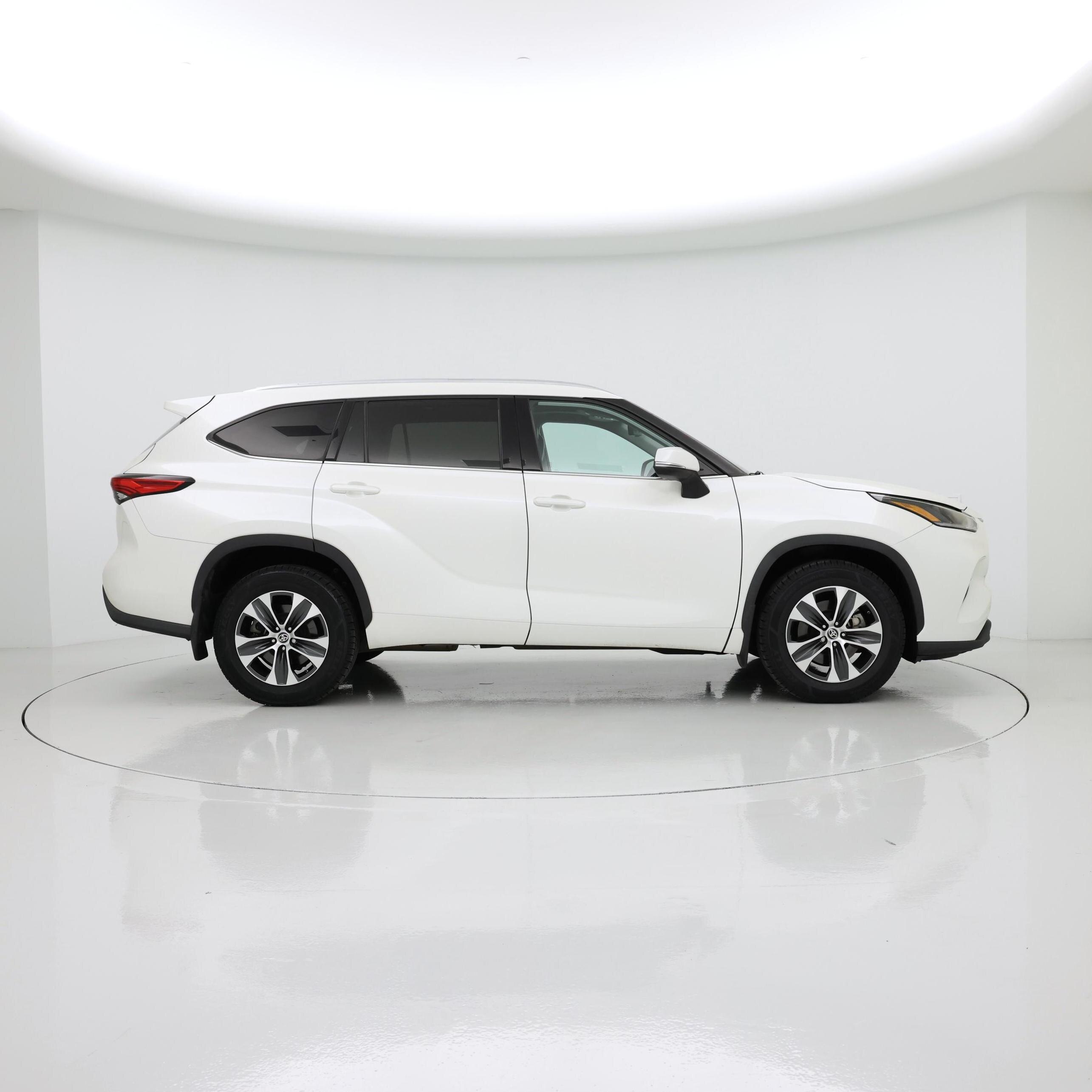Thumbnail: 2021 Toyota Highlander - 7