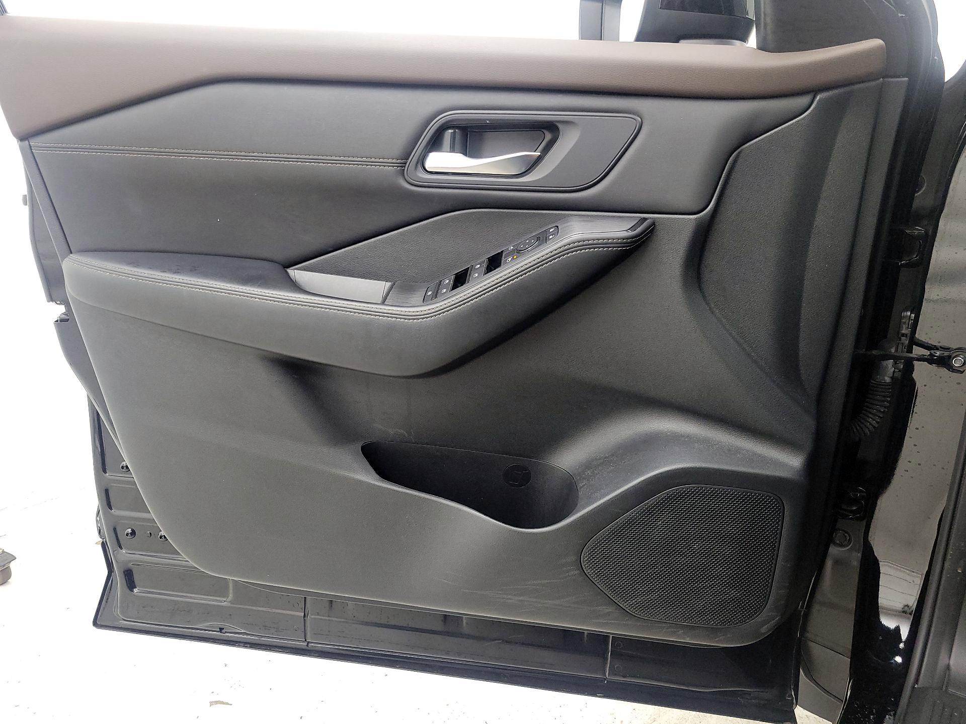 Thumbnail: 2023 Nissan Rogue - 12