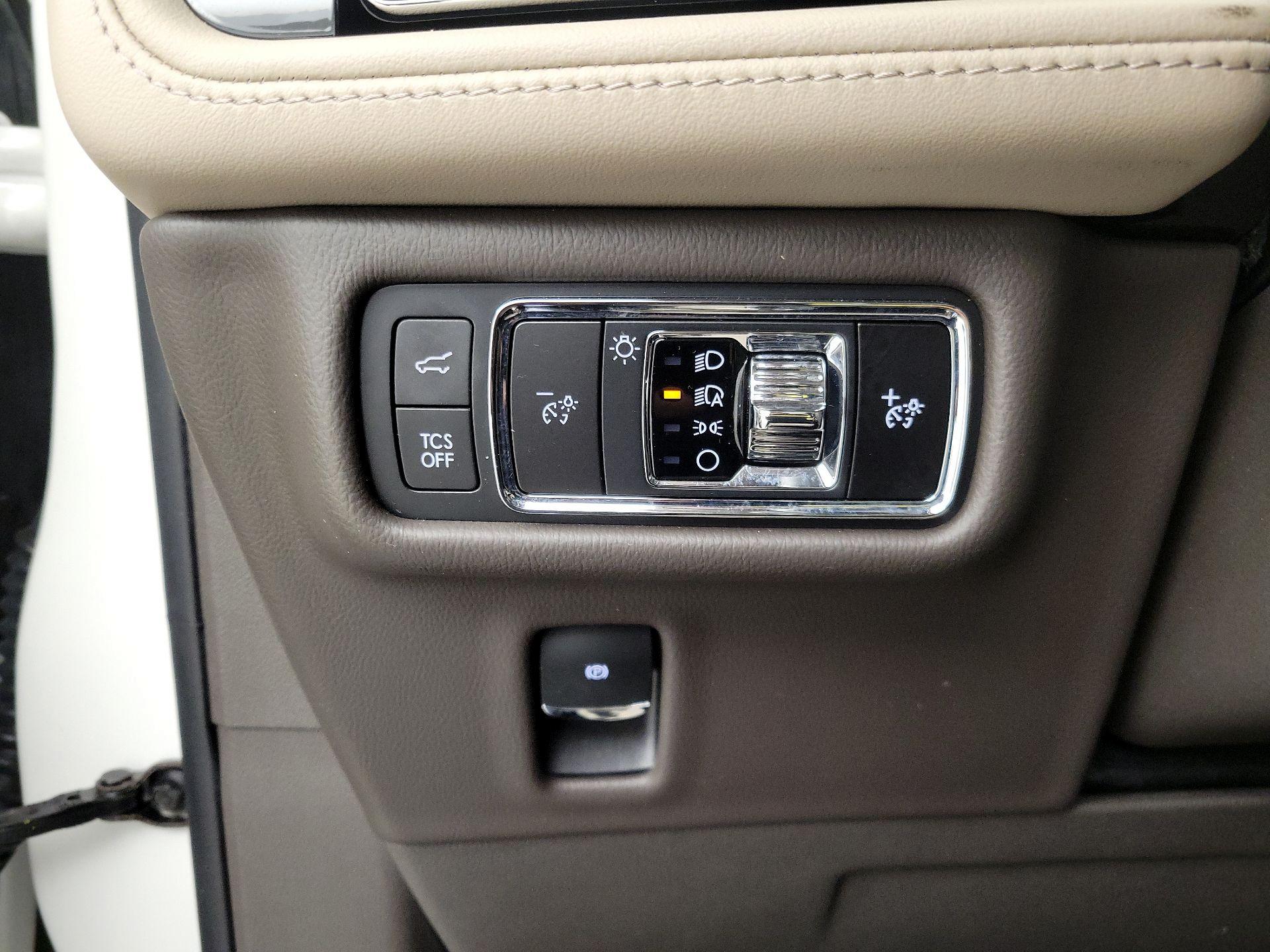 Thumbnail: 2022 Lincoln Nautilus - 13