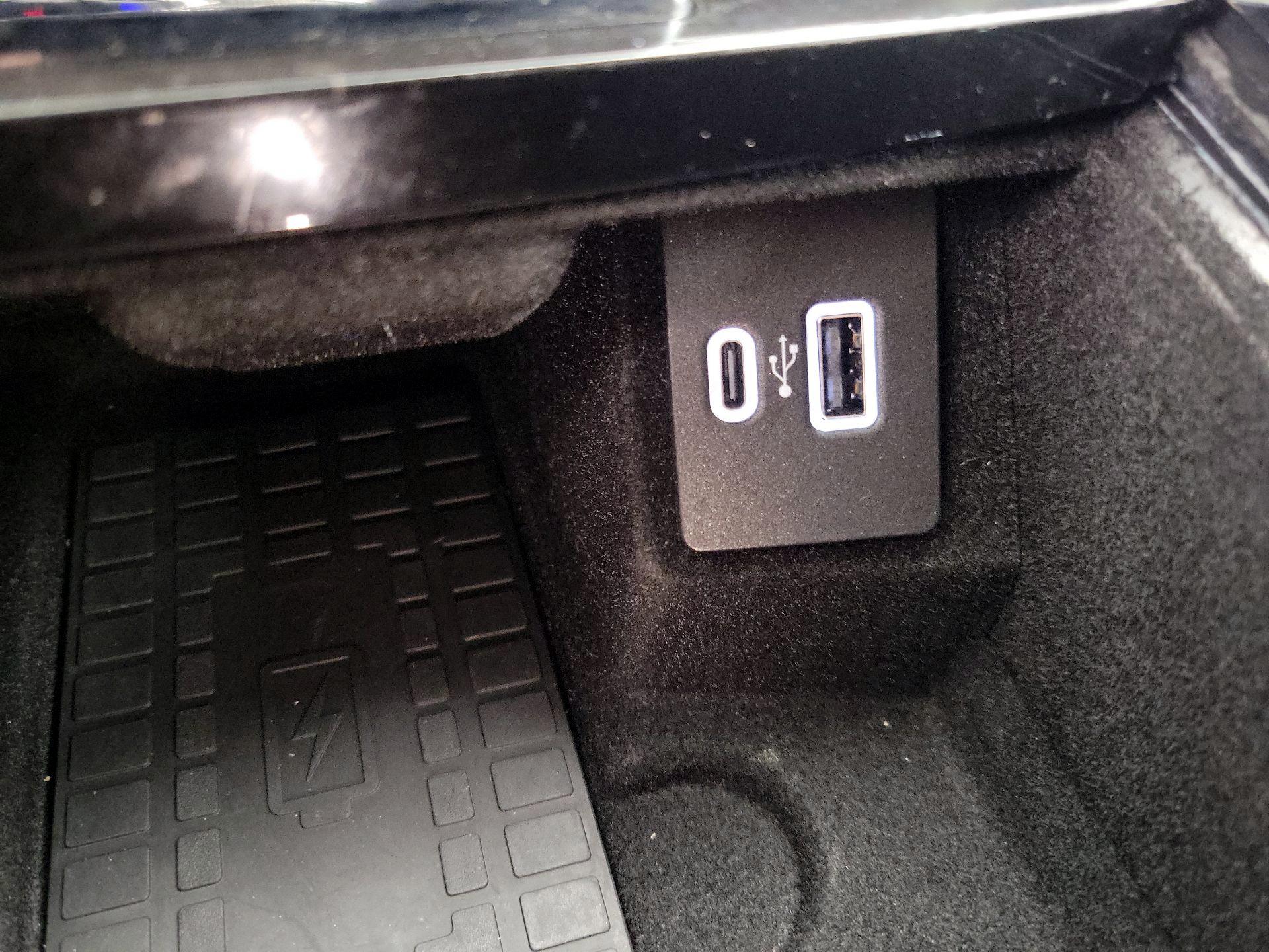 Thumbnail: 2022 Lincoln Nautilus - 19