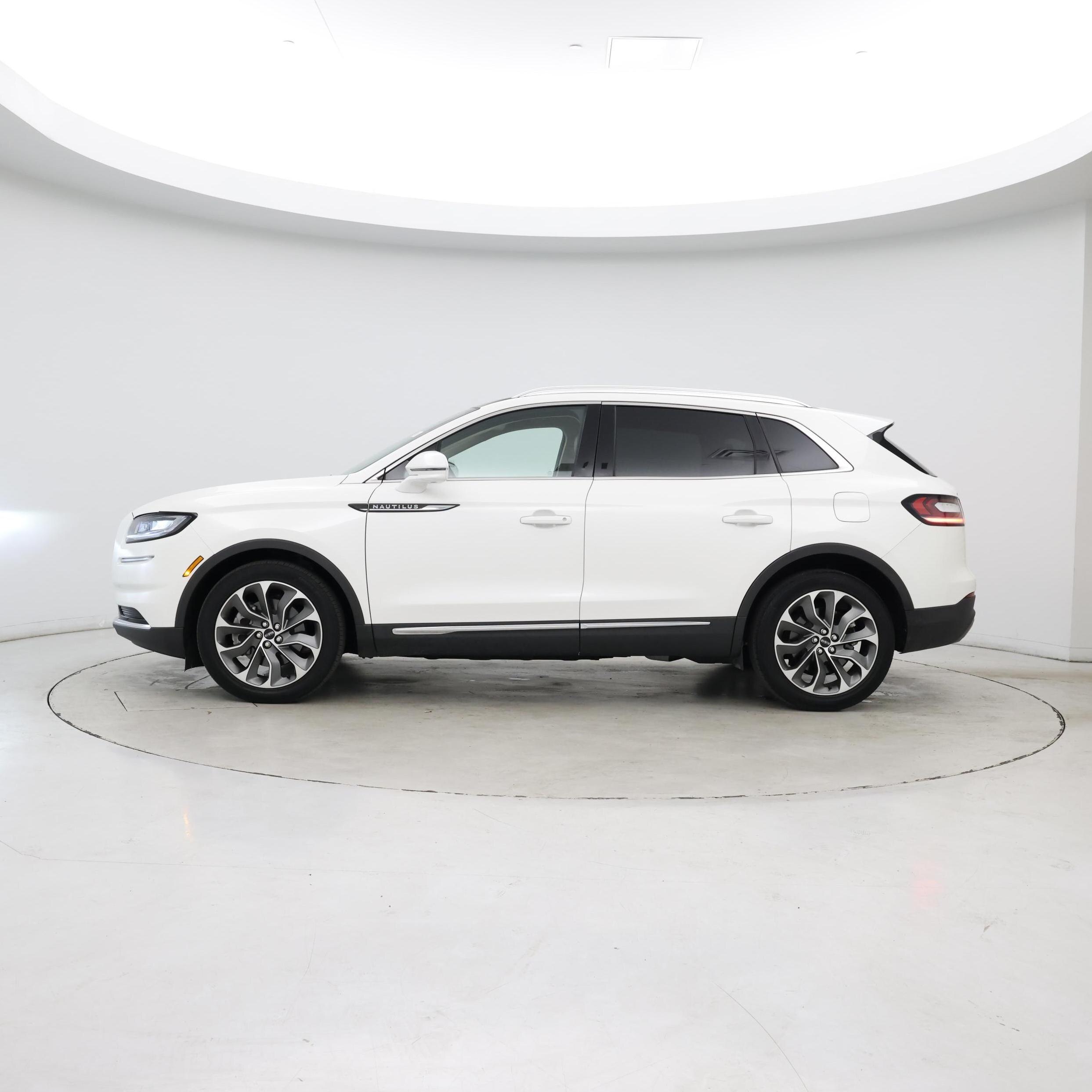 Thumbnail: 2022 Lincoln Nautilus - 3