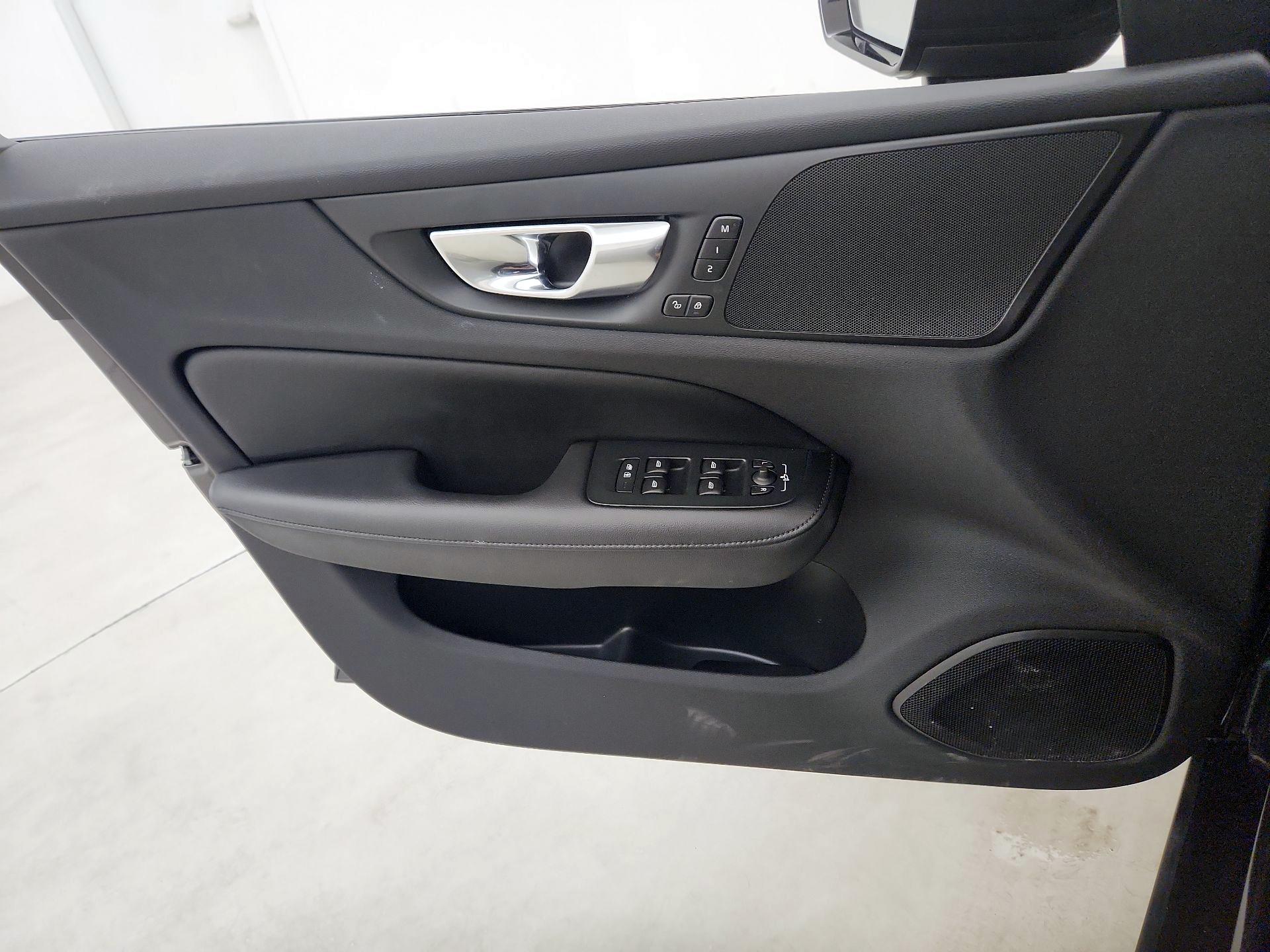 Thumbnail: 2023 Volvo S60 - 12