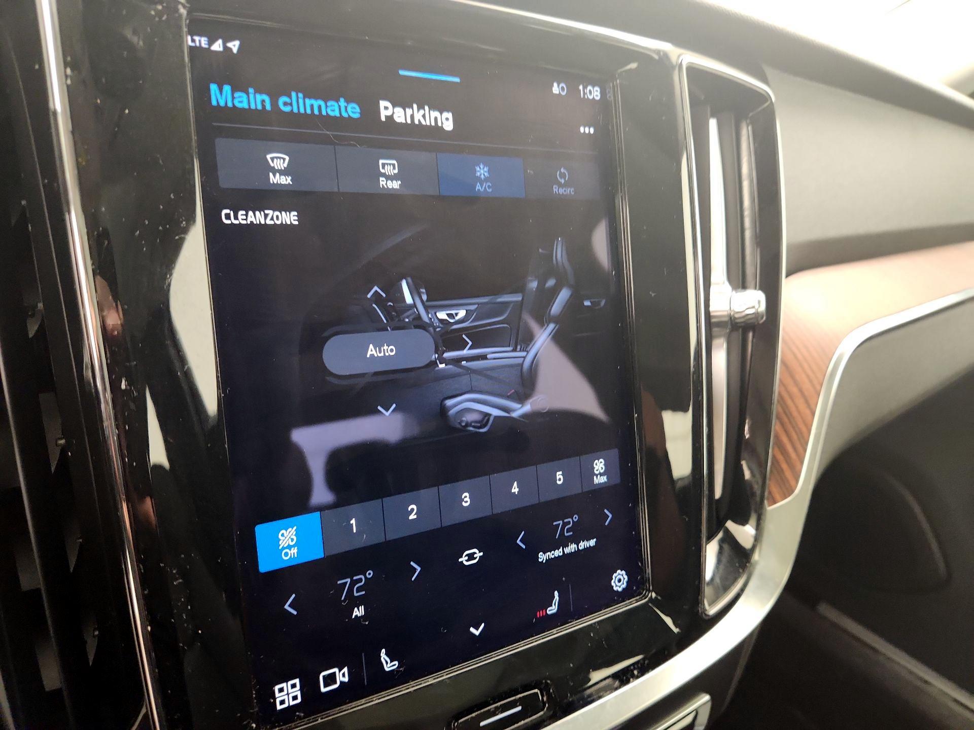 Thumbnail: 2023 Volvo S60 - 17