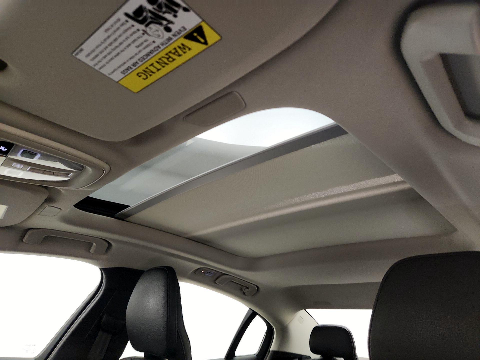 Thumbnail: 2023 Volvo S60 - 20