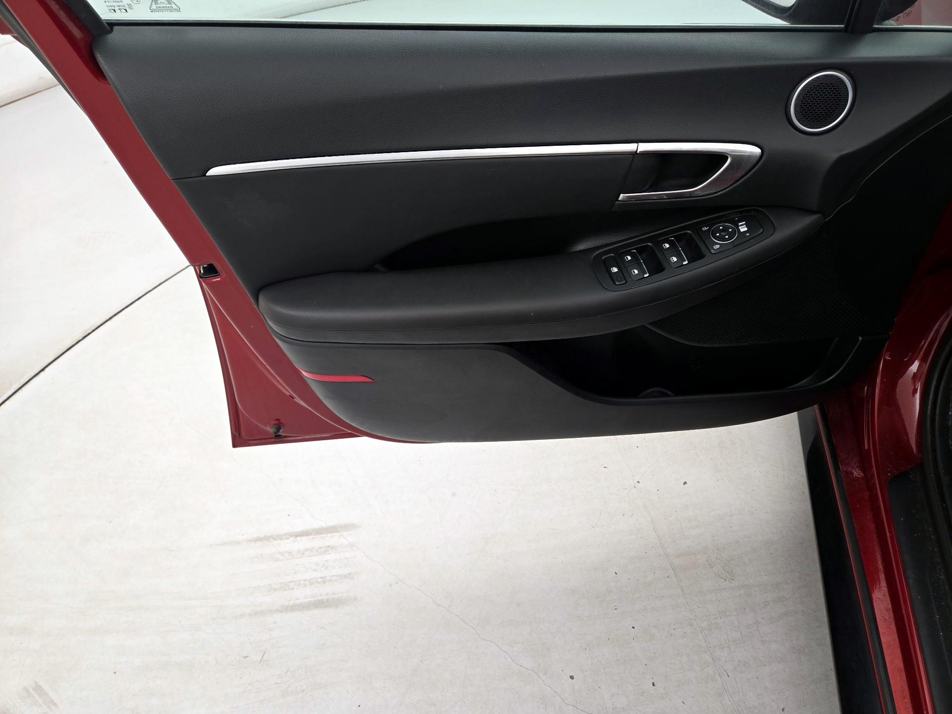 Thumbnail: 2023 Hyundai Sonata - 12