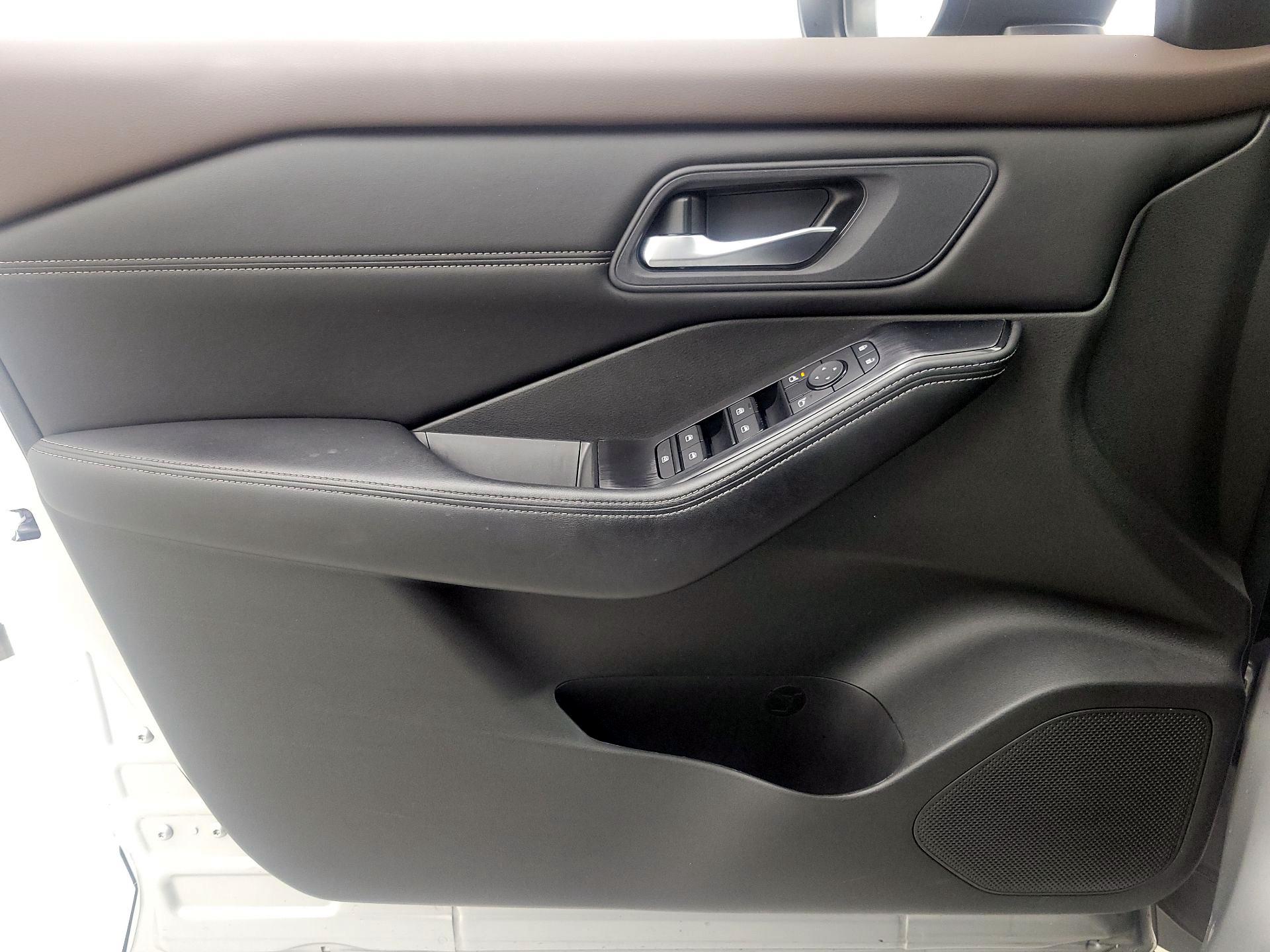 Thumbnail: 2023 Nissan Rogue - 12