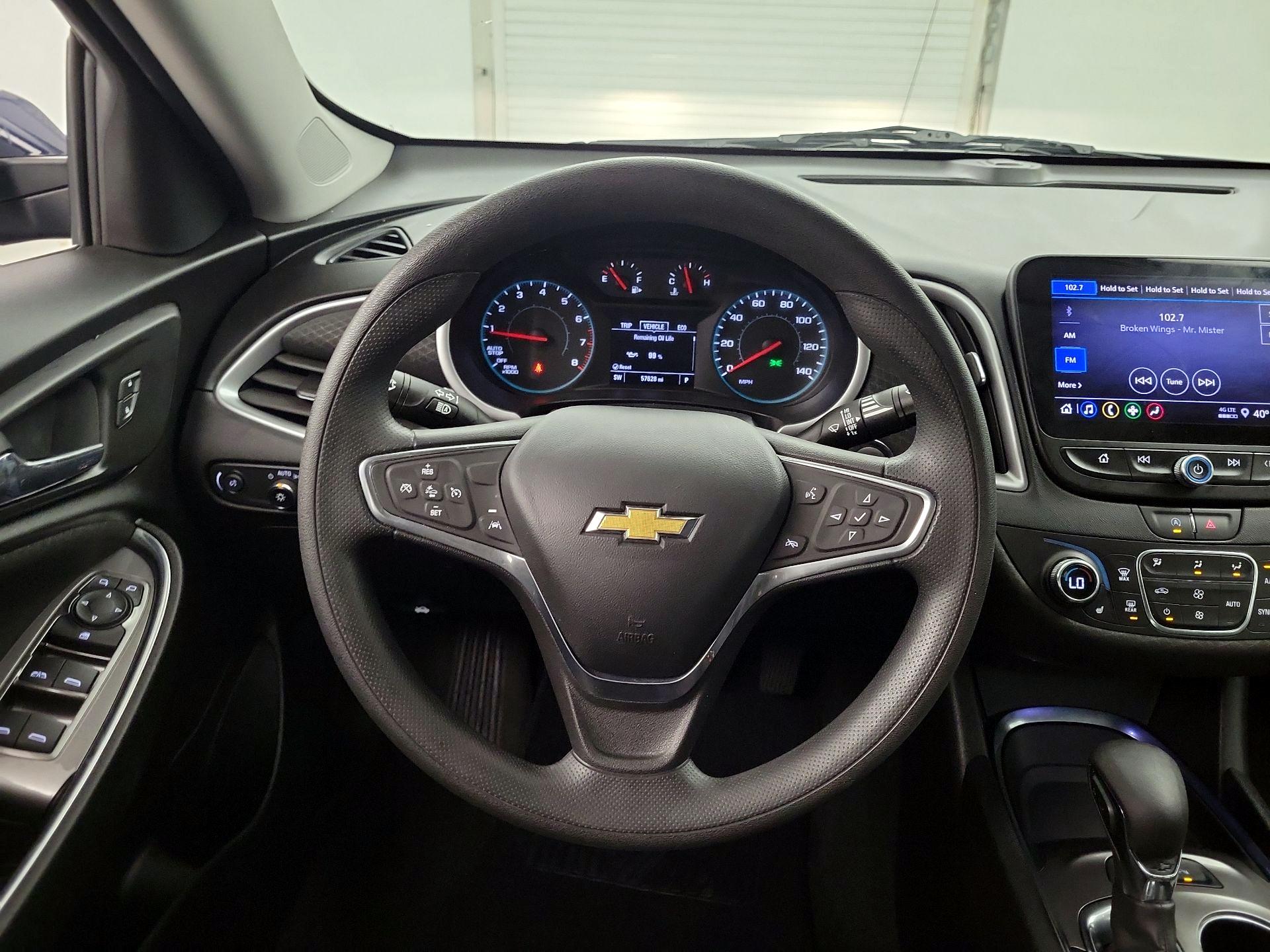 Thumbnail: 2022 Chevrolet Malibu - 10