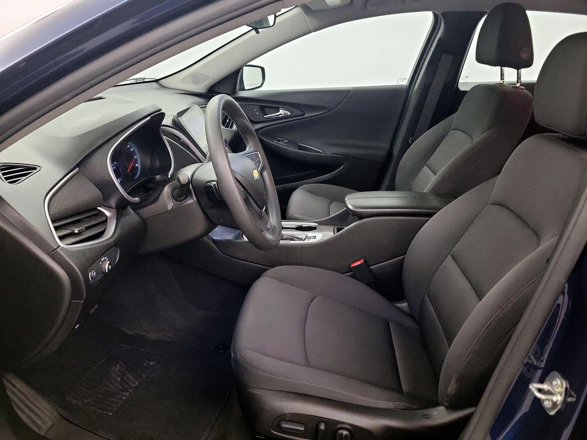 Thumbnail: 2022 Chevrolet Malibu - 11