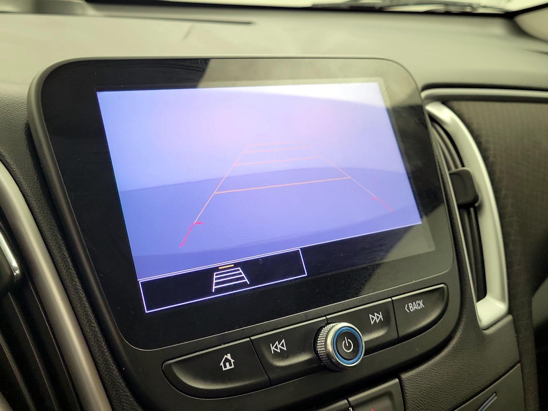 Thumbnail: 2022 Chevrolet Malibu - 14