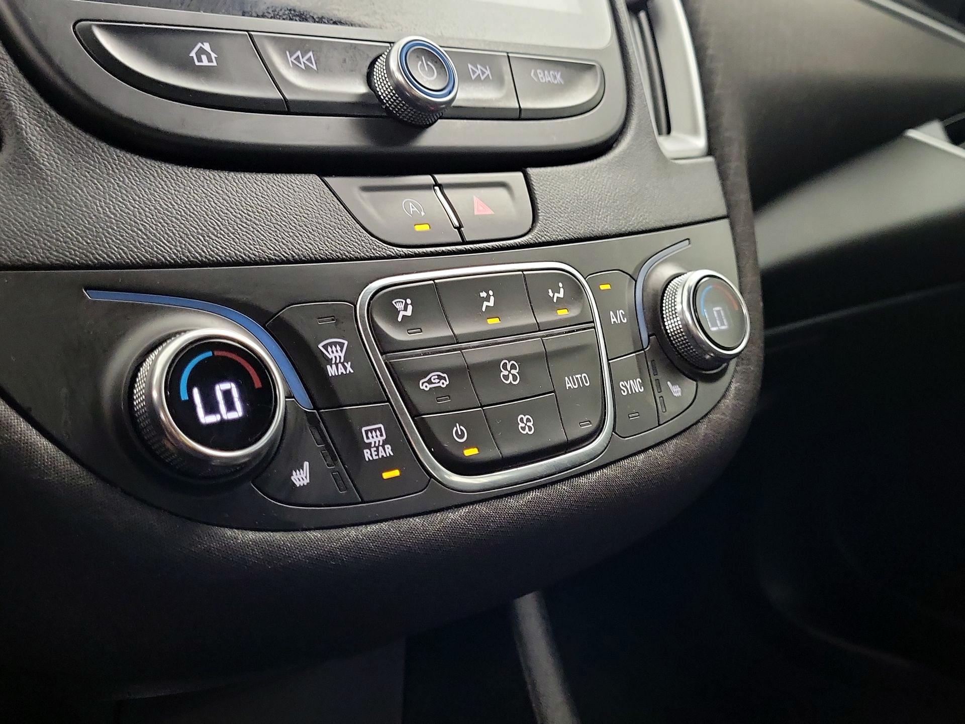 Thumbnail: 2022 Chevrolet Malibu - 16