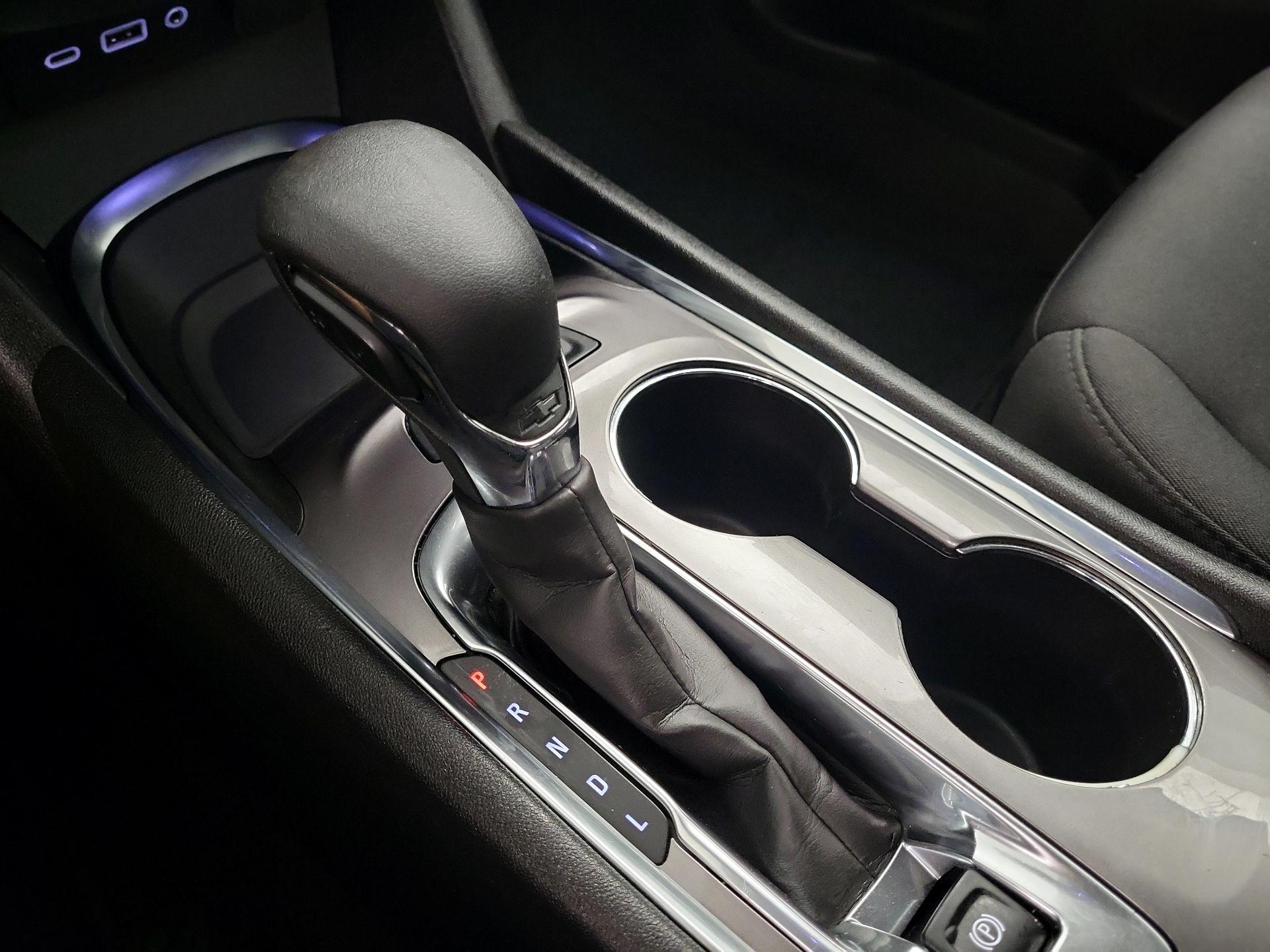 Thumbnail: 2022 Chevrolet Malibu - 17