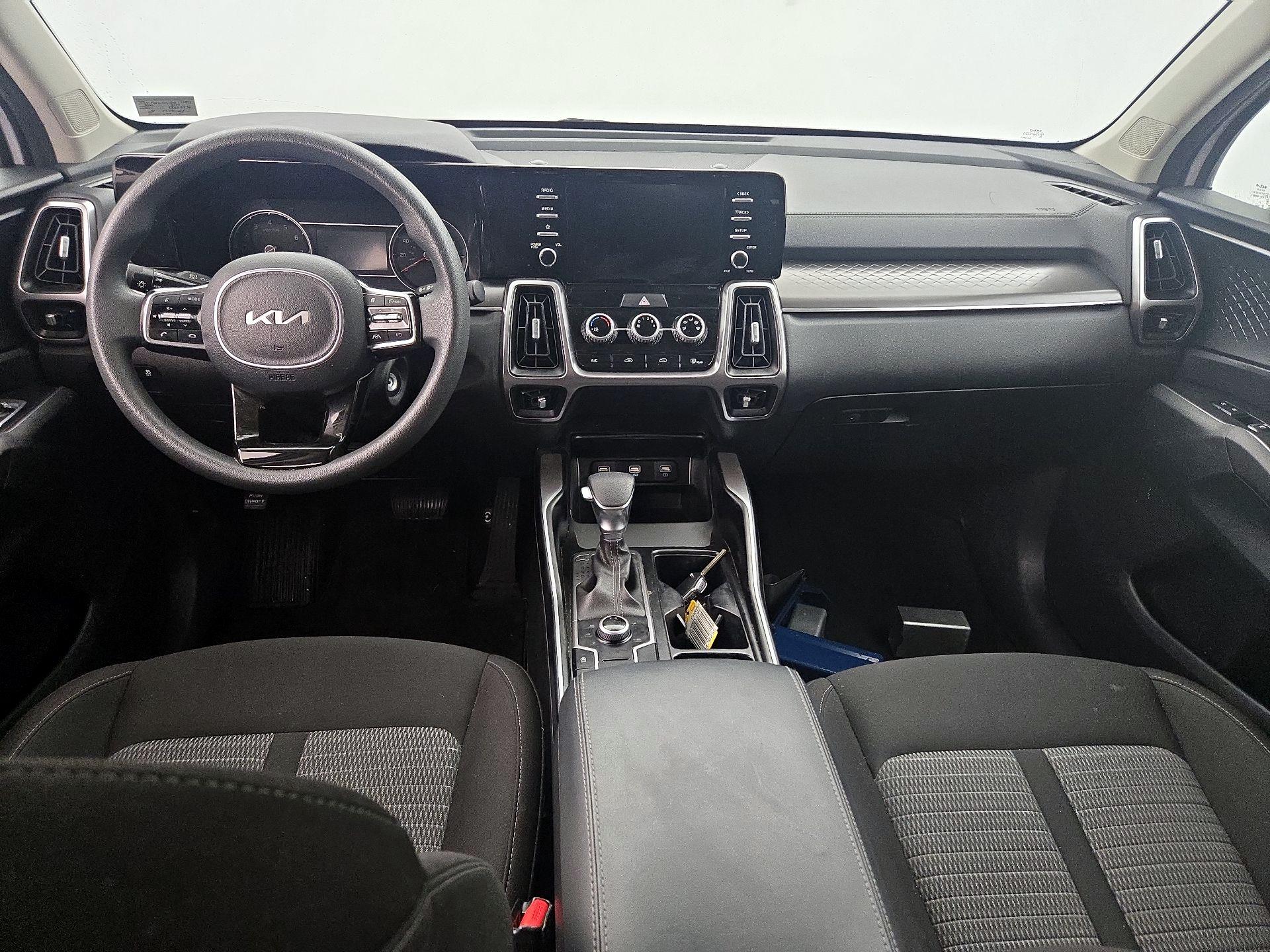 Thumbnail: 2023 Kia Sorento - 9