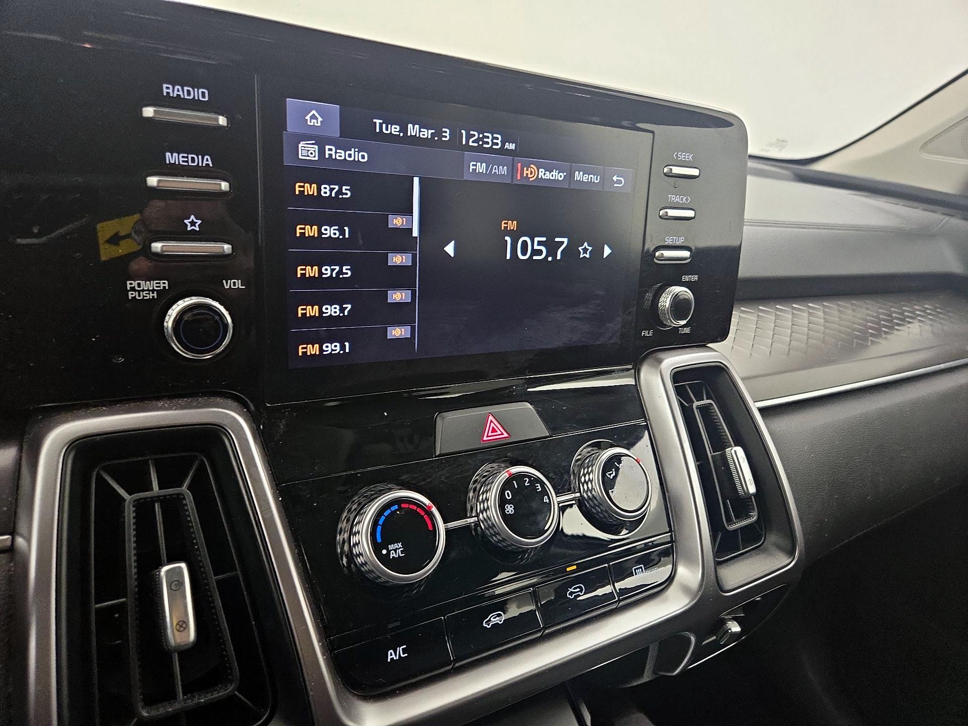 Thumbnail: 2023 Kia Sorento - 15