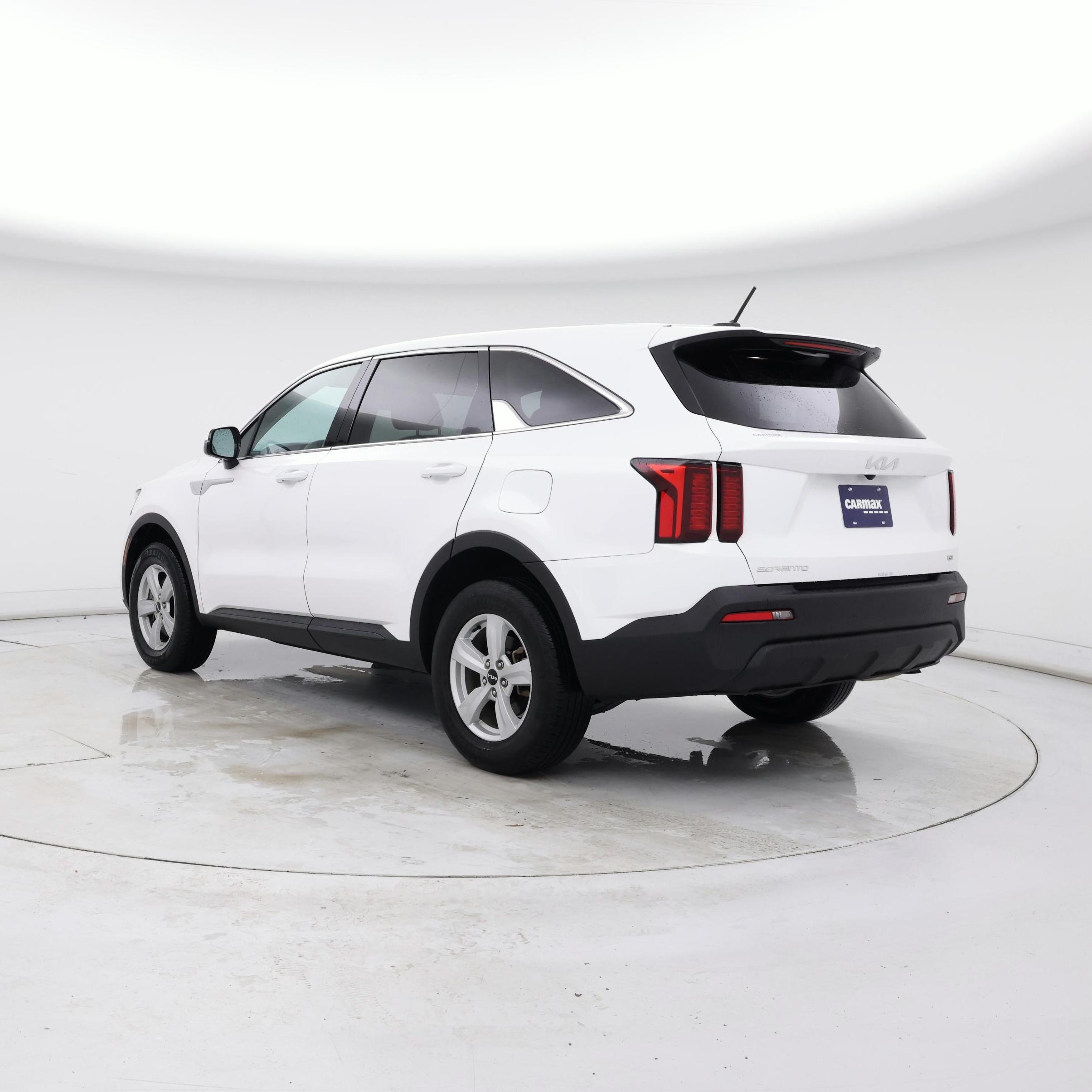 Thumbnail: 2023 Kia Sorento - 2