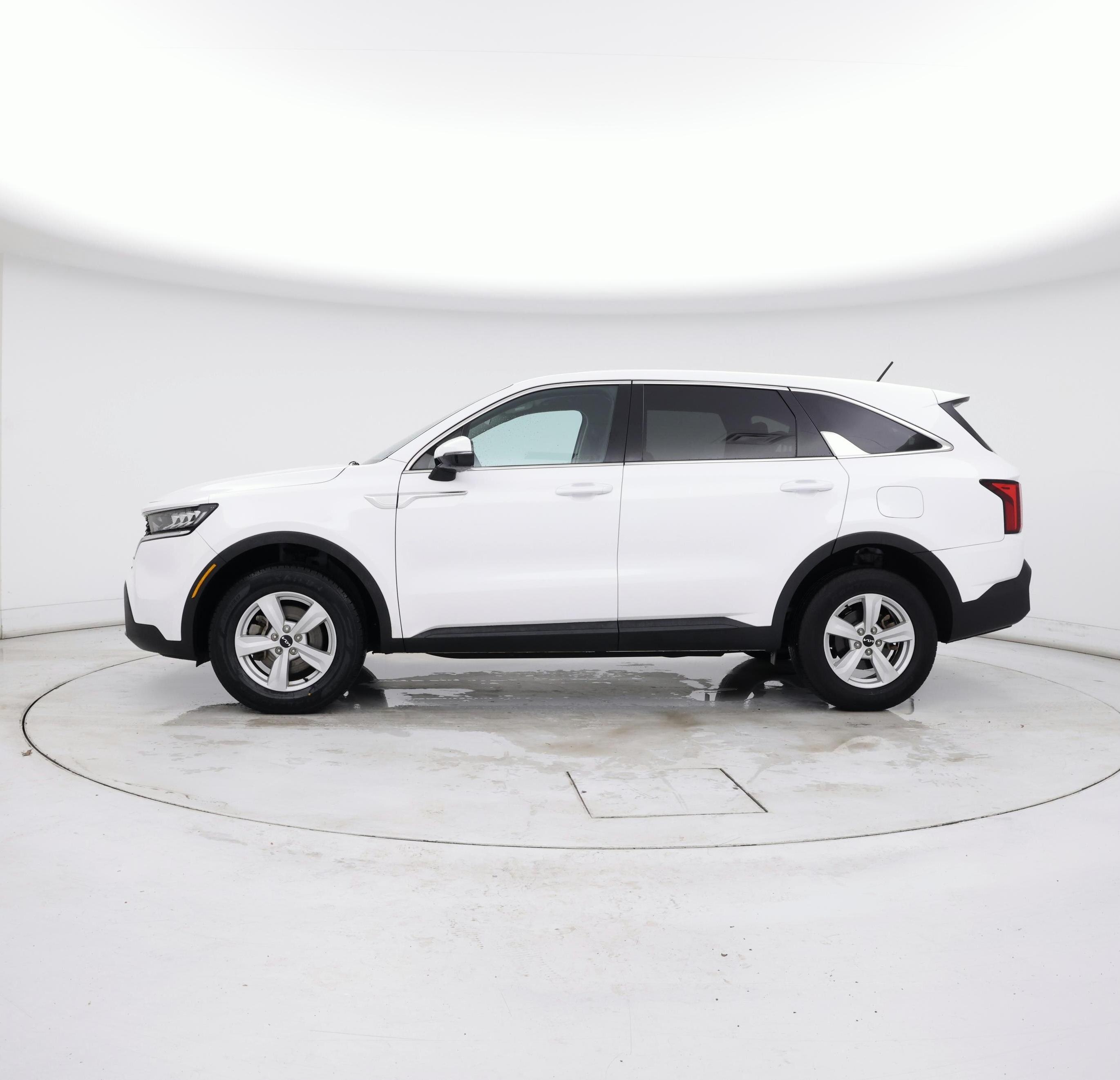 Thumbnail: 2023 Kia Sorento - 3