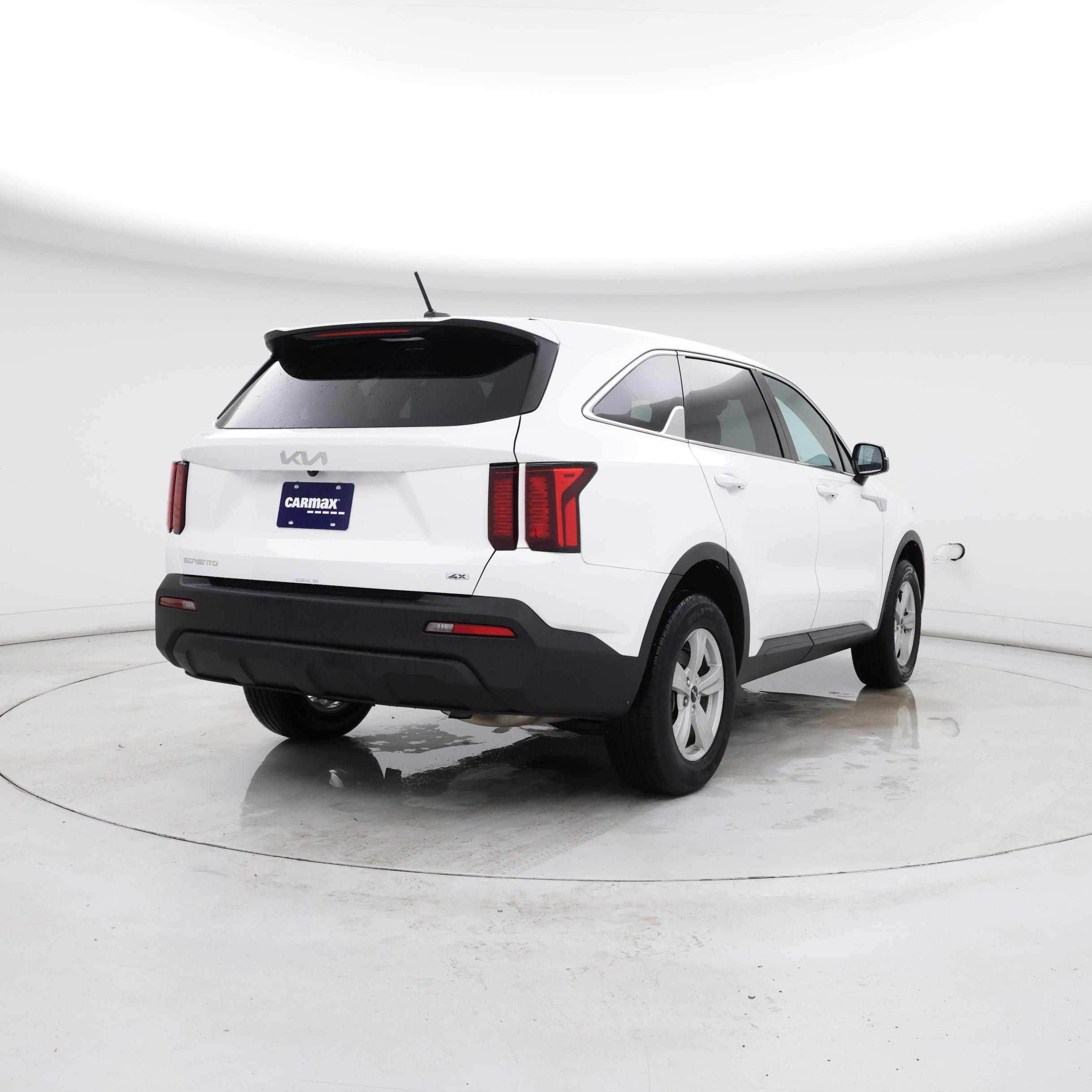 Thumbnail: 2023 Kia Sorento - 8