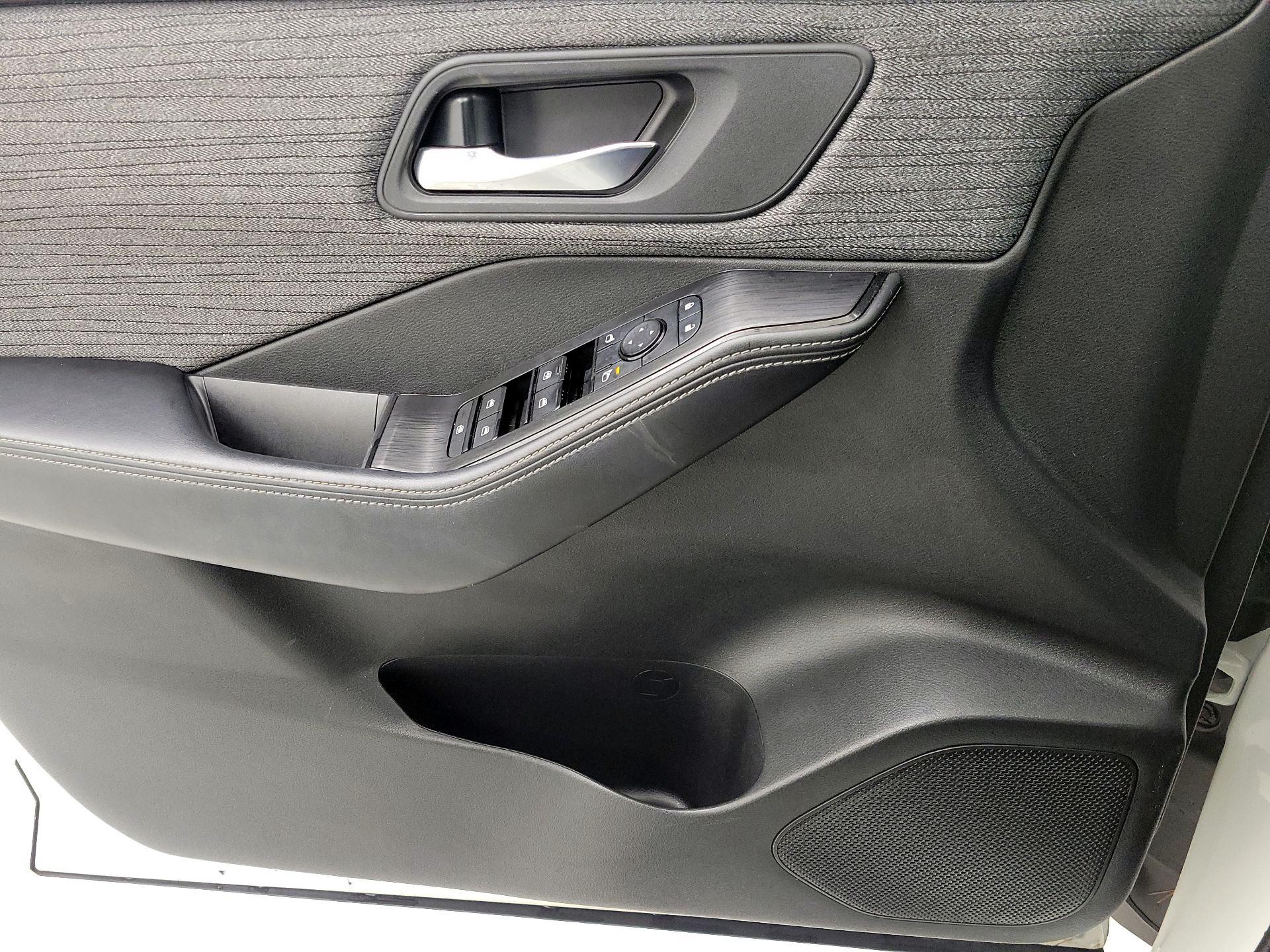 Thumbnail: 2023 Nissan Rogue - 12