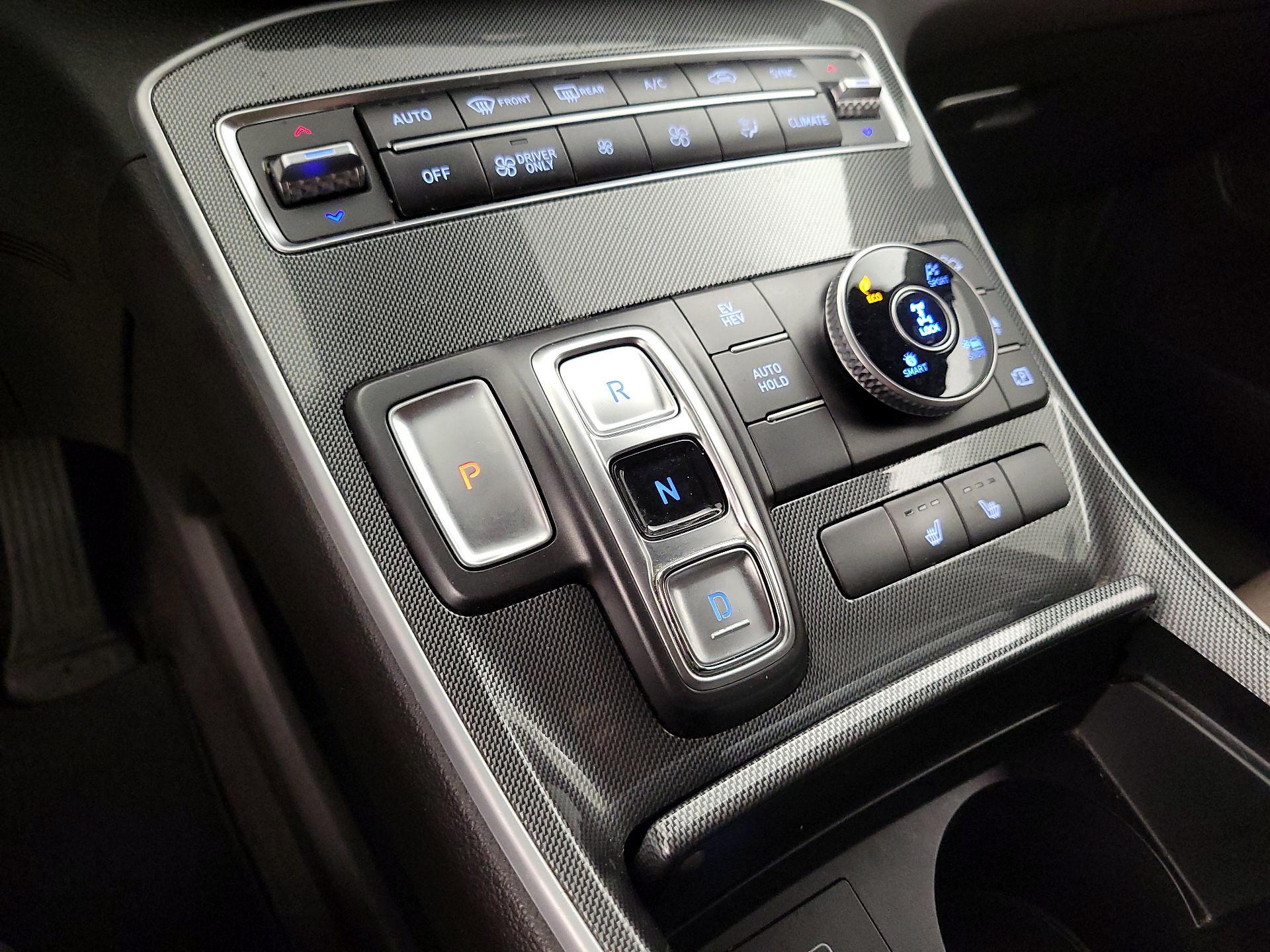 Thumbnail: 2022 Hyundai Santa Fe - 17