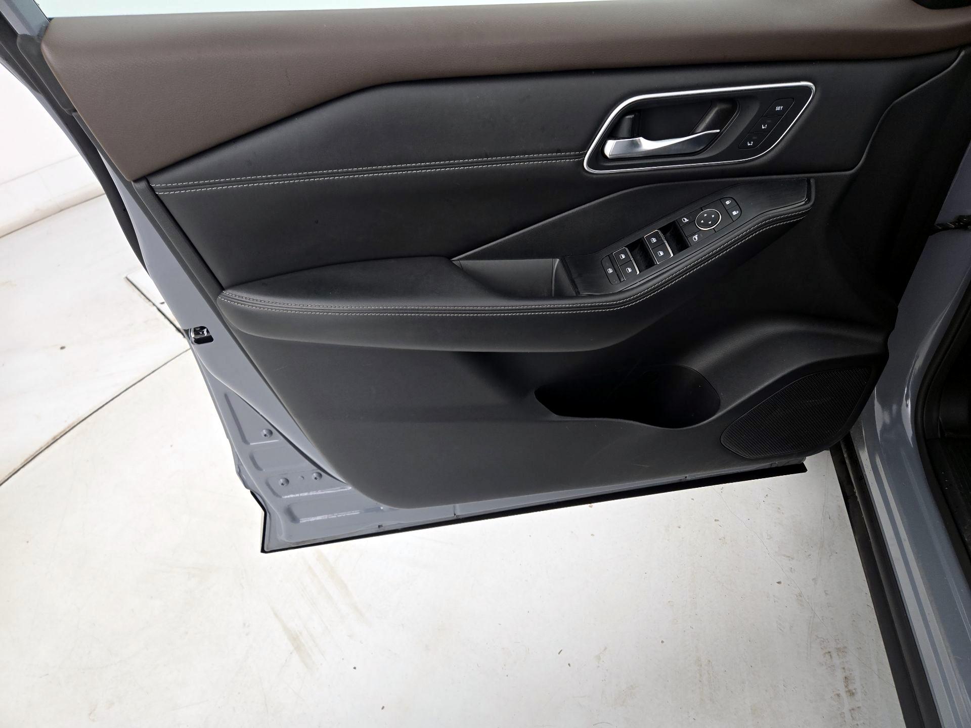 Thumbnail: 2021 Nissan Rogue - 12