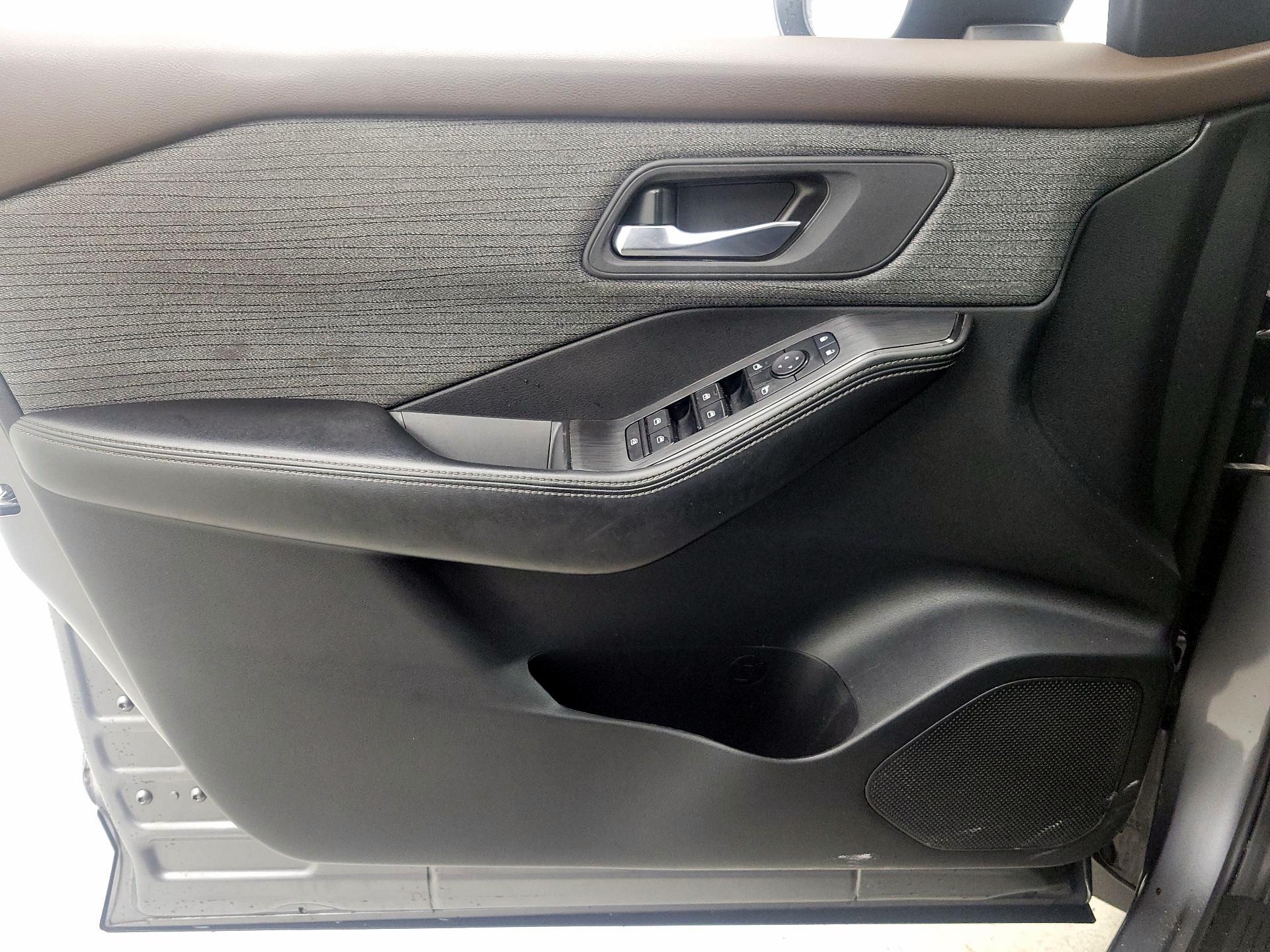 Thumbnail: 2023 Nissan Rogue - 12