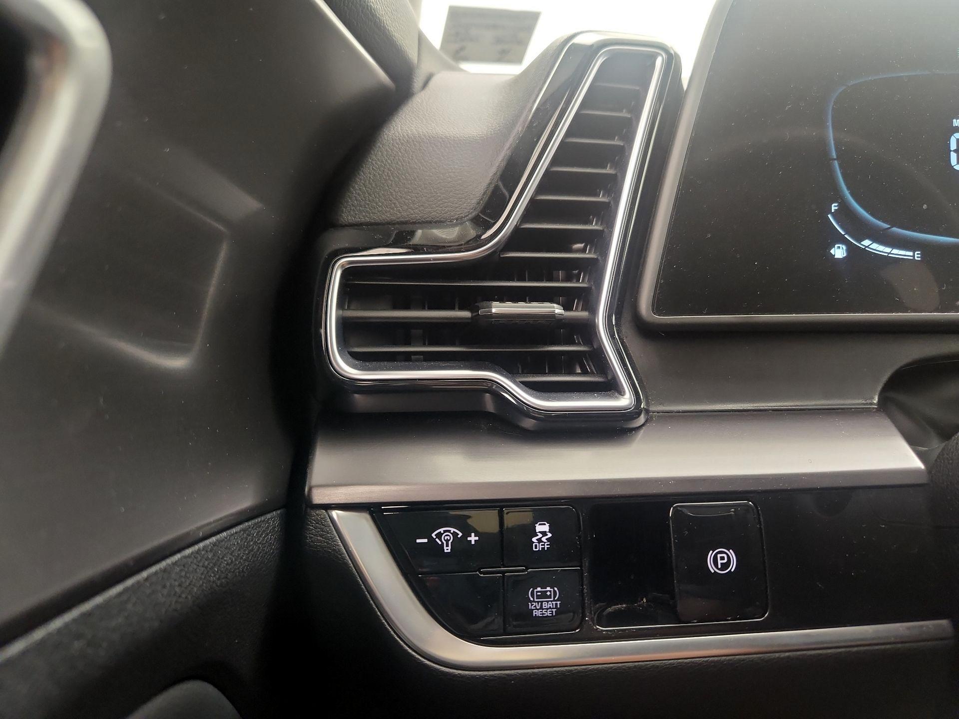 Thumbnail: 2023 Kia Sportage - 13