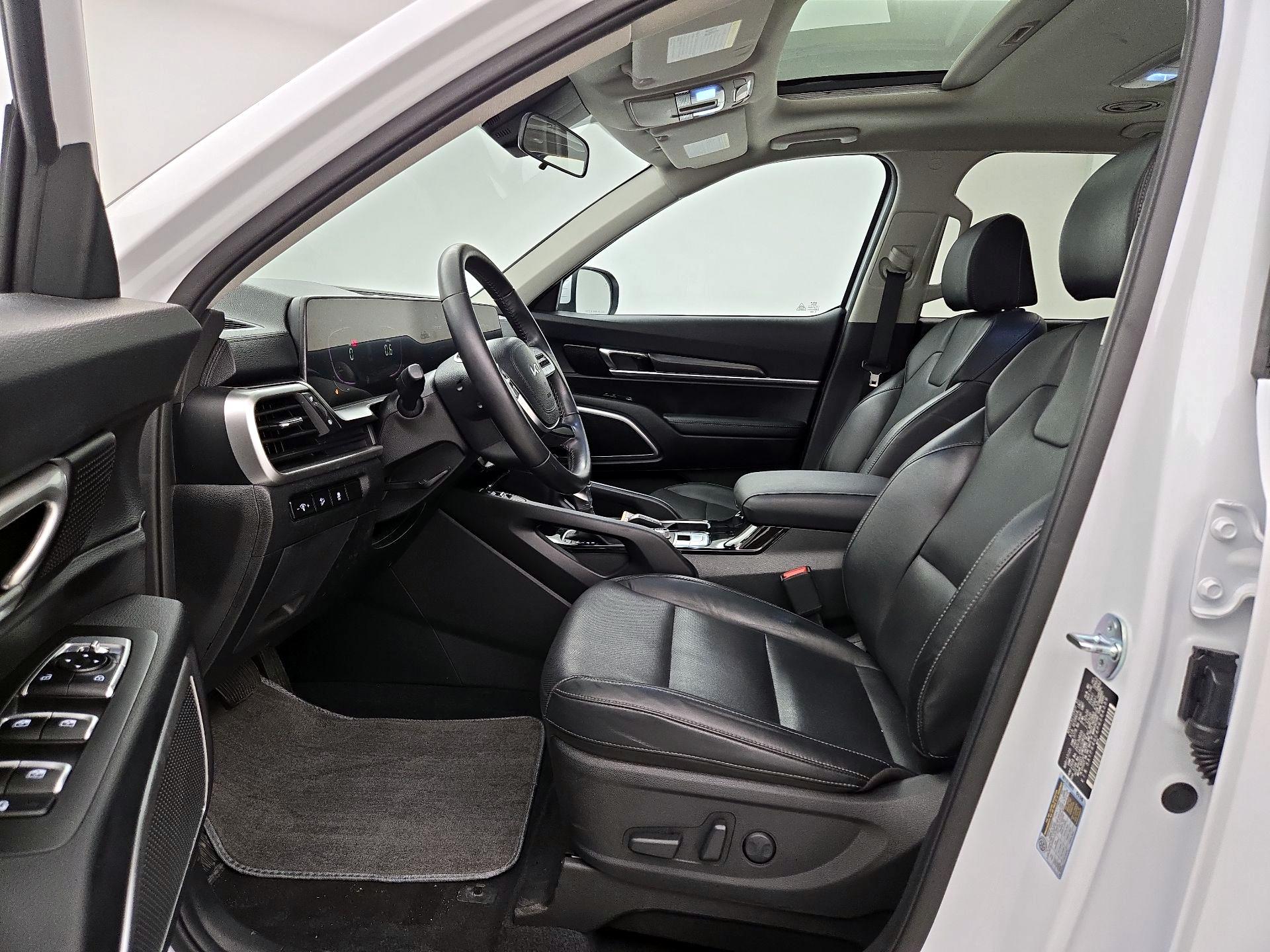 Thumbnail: 2023 Kia Telluride - 11