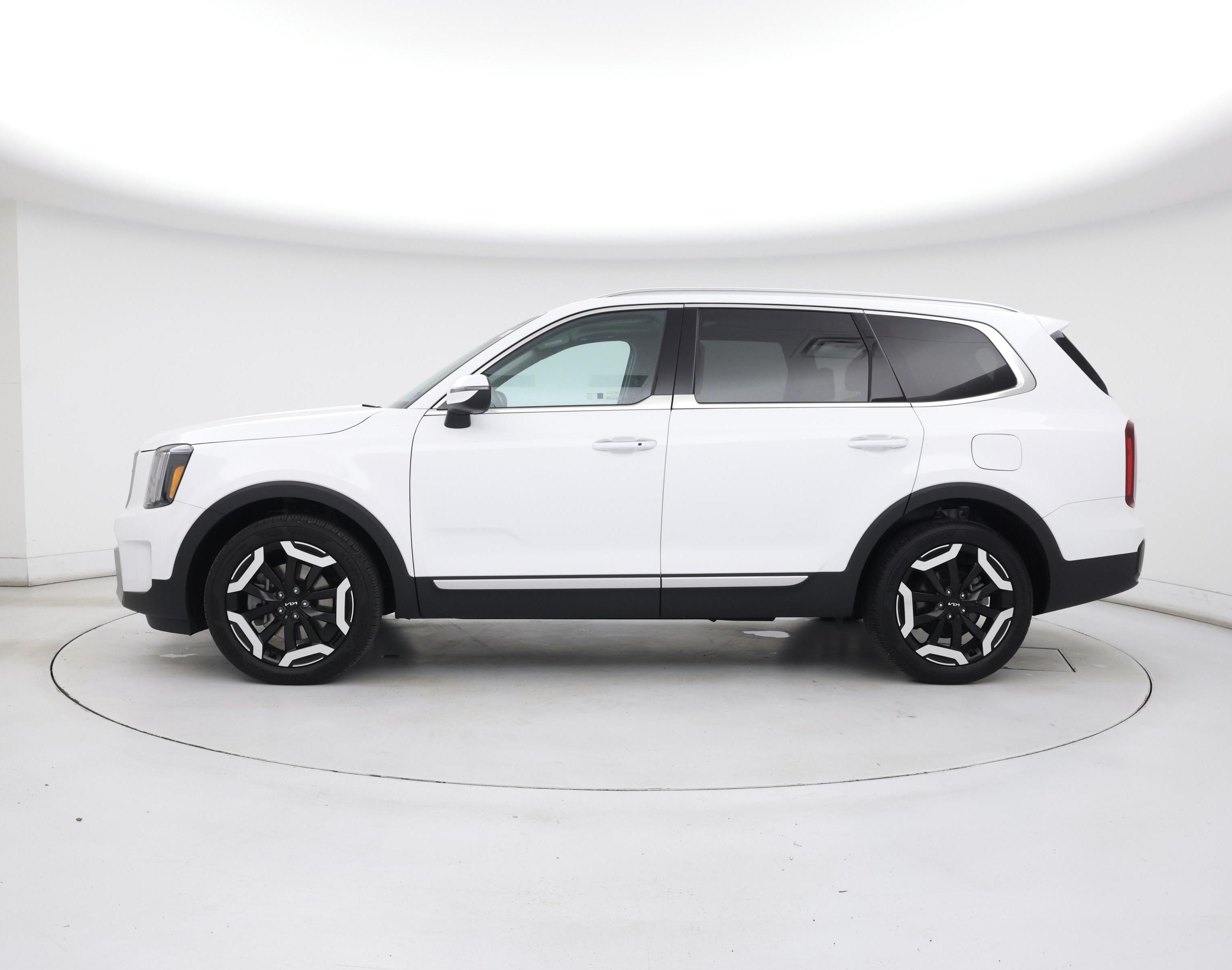 Thumbnail: 2023 Kia Telluride - 3