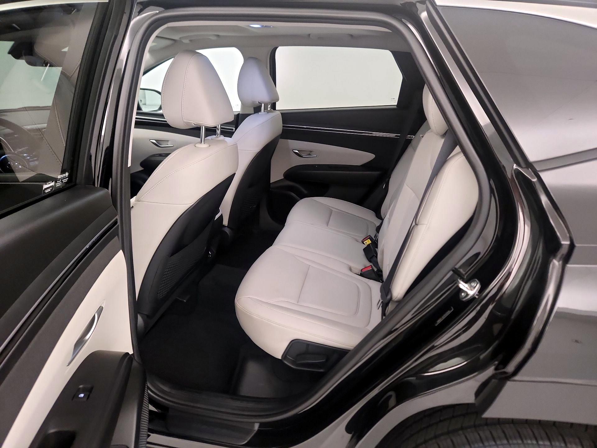 Thumbnail: 2023 Hyundai Tucson - 18