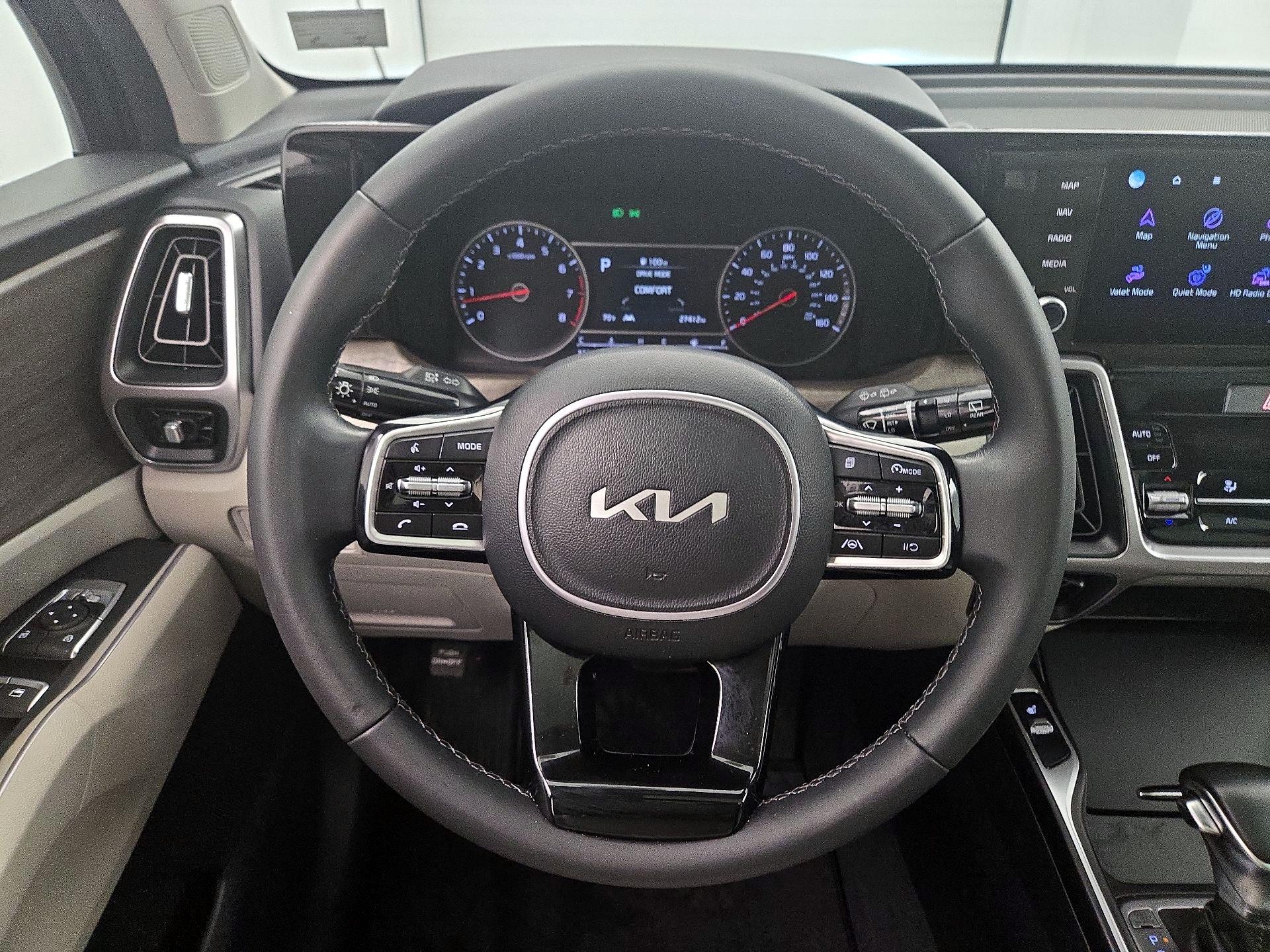 Thumbnail: 2023 Kia Sorento - 10