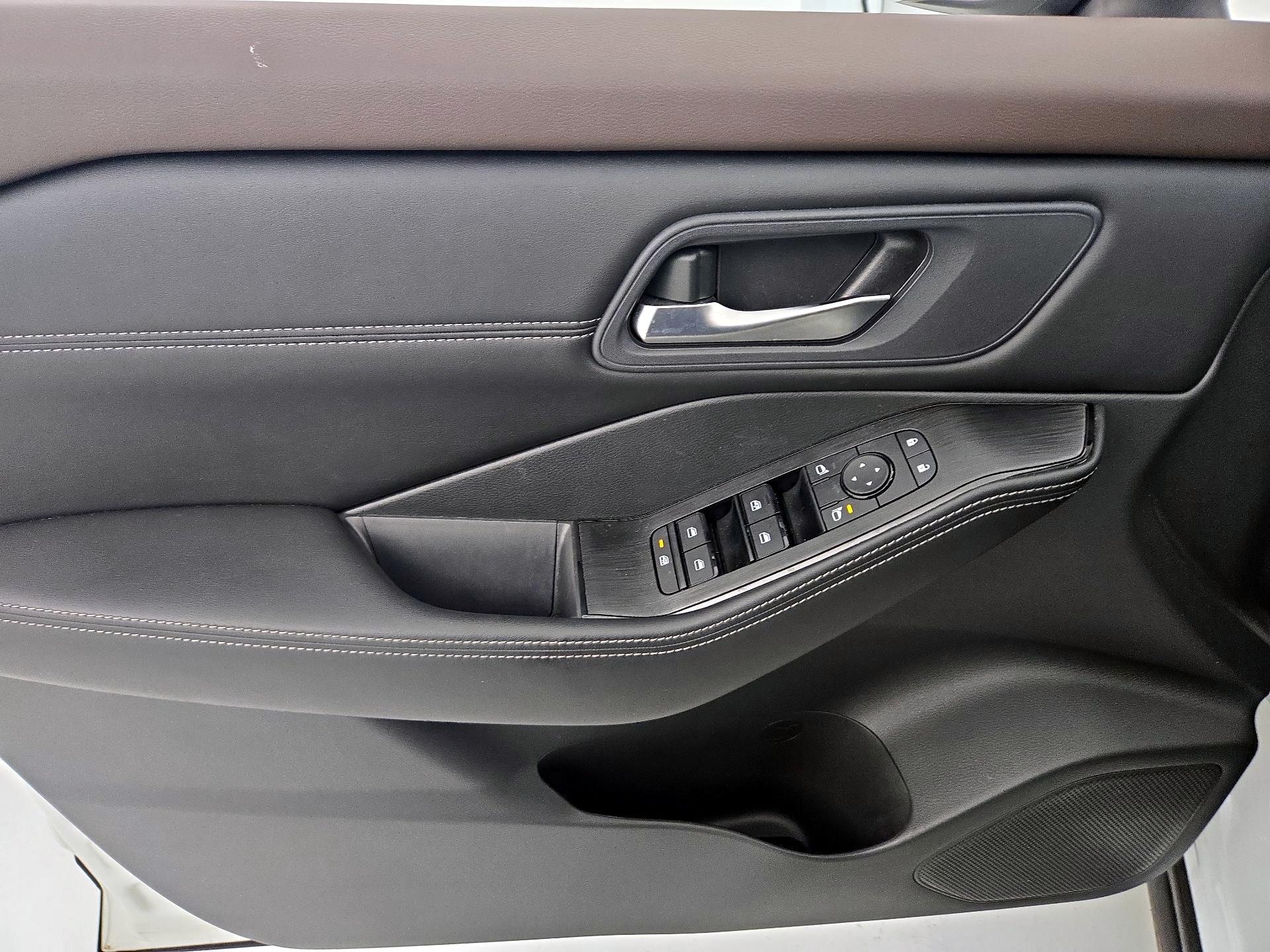 Thumbnail: 2023 Nissan Rogue - 12