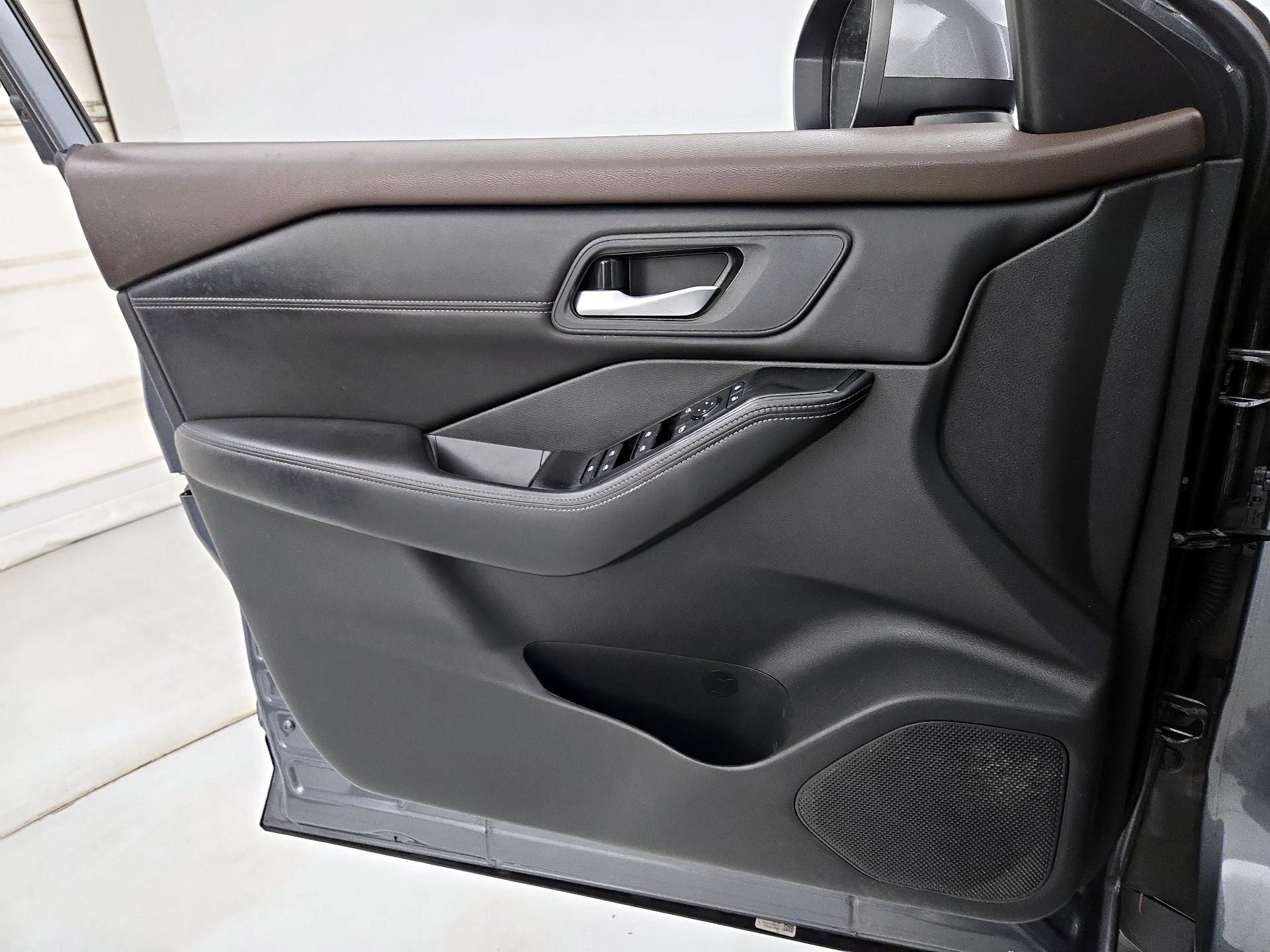 Thumbnail: 2023 Nissan Rogue - 13