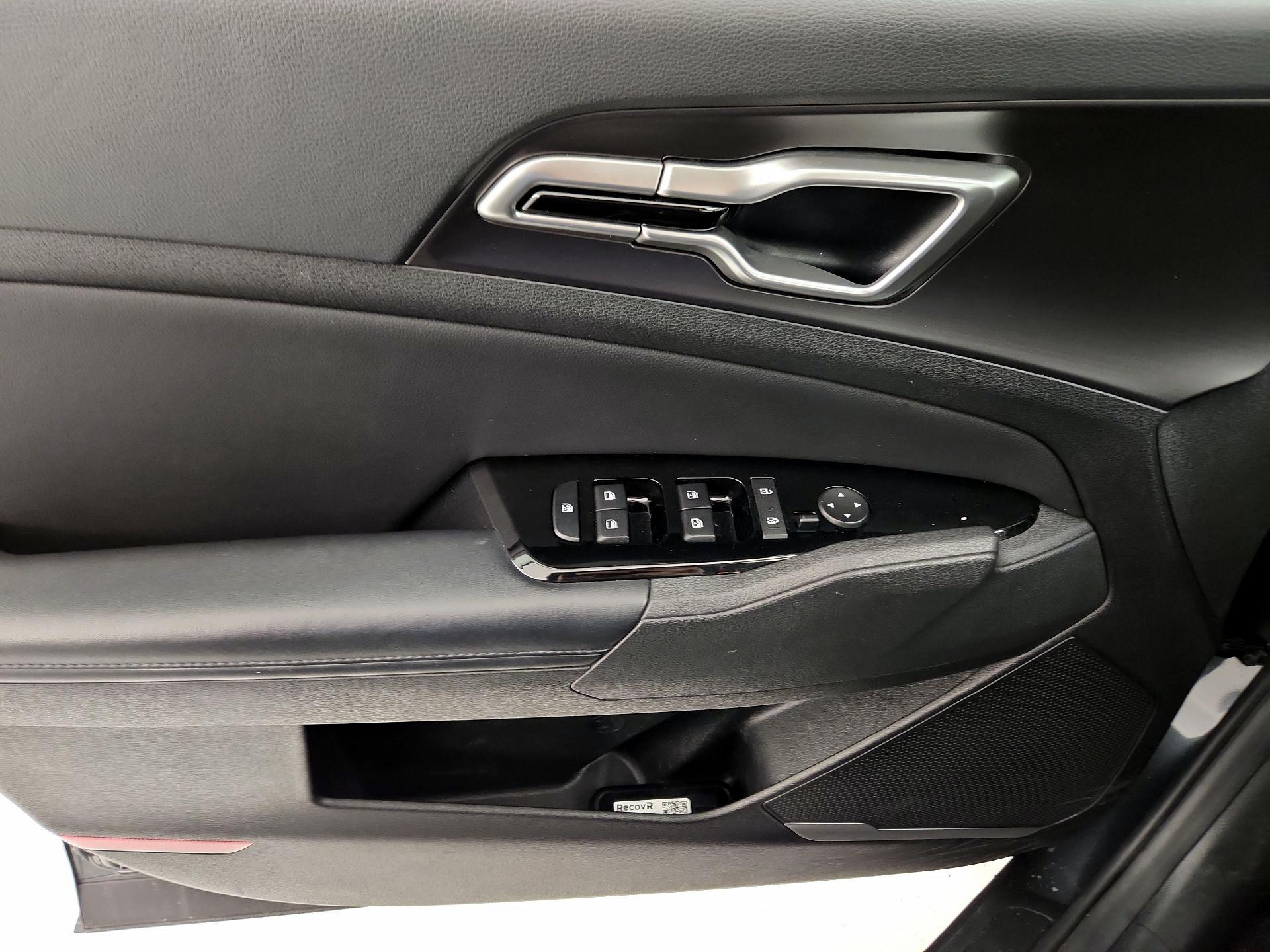 Thumbnail: 2023 Kia Sportage - 12