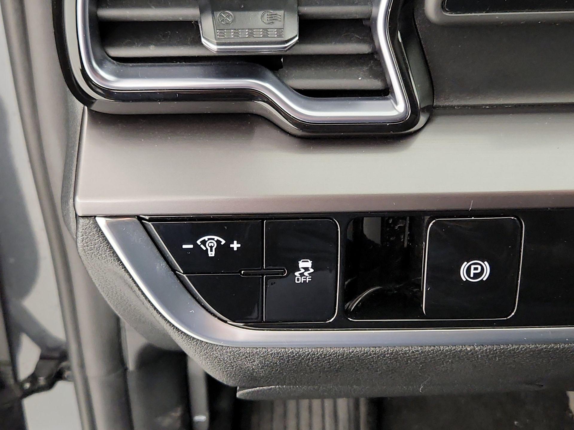 Thumbnail: 2023 Kia Sportage - 13