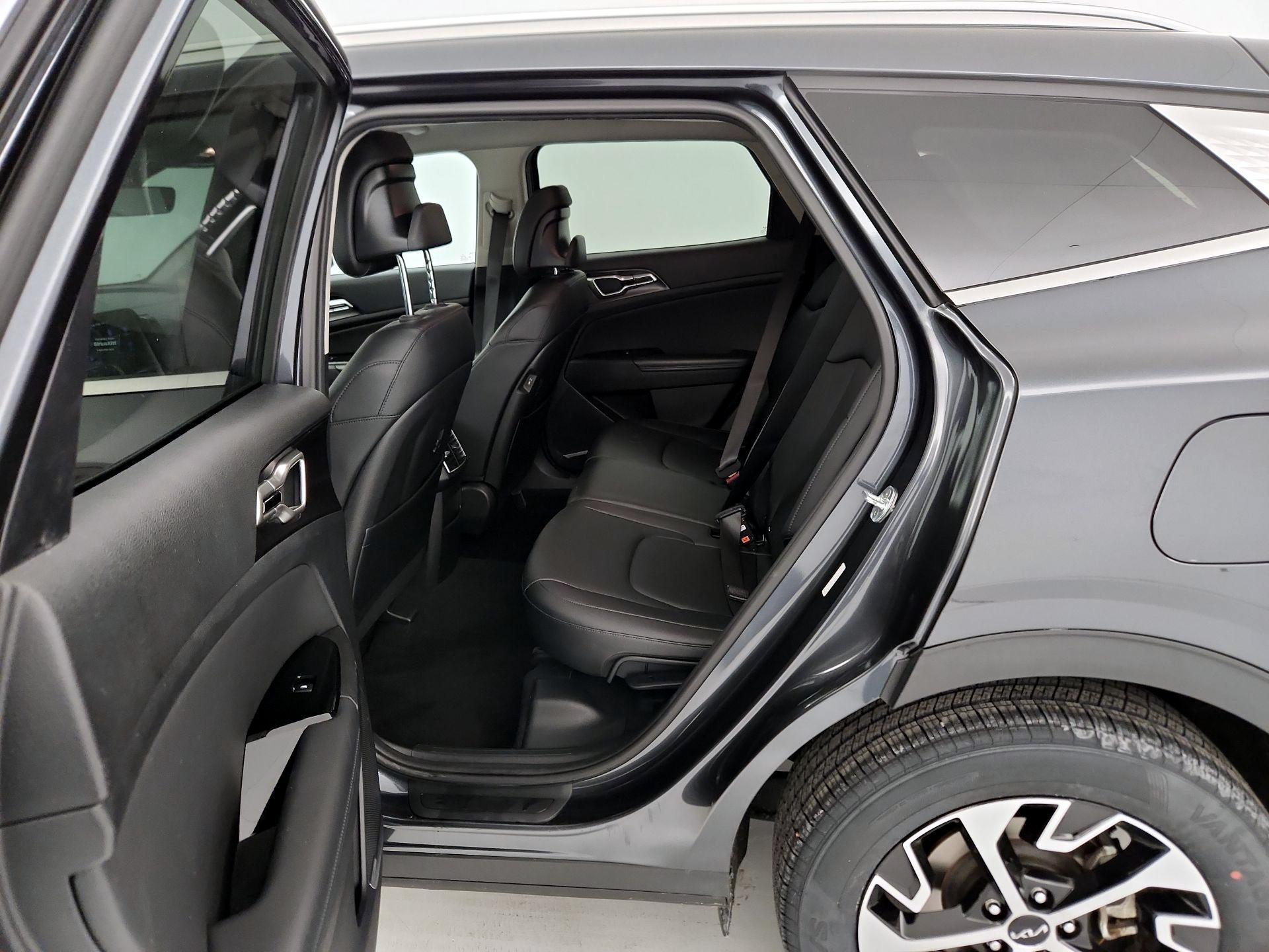 Thumbnail: 2023 Kia Sportage - 19