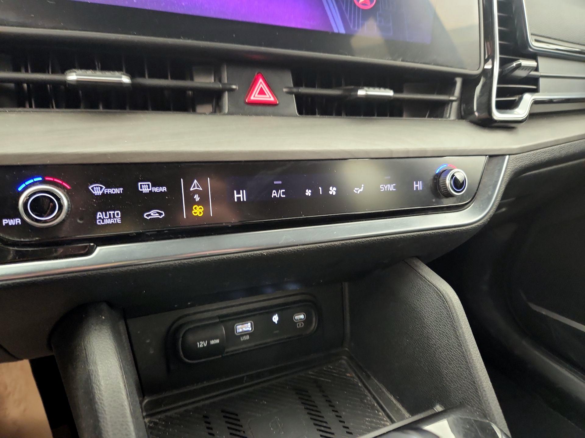 Thumbnail: 2023 Kia Sportage - 16