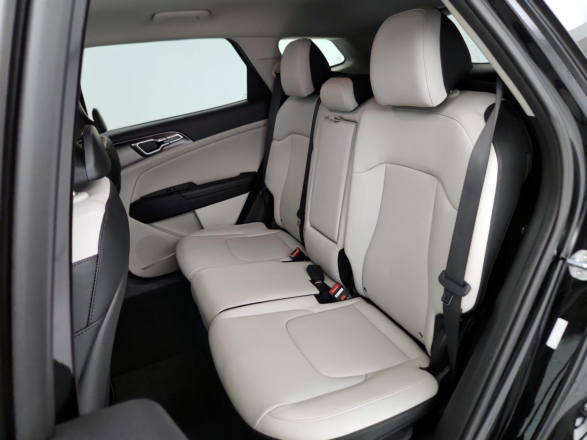Thumbnail: 2023 Kia Sportage - 20