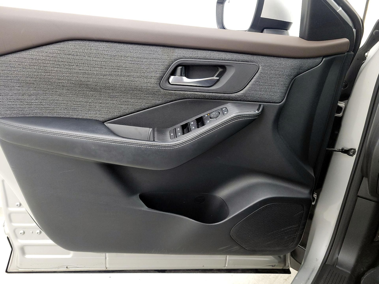 2023 Nissan Rogue SV - Photo 13