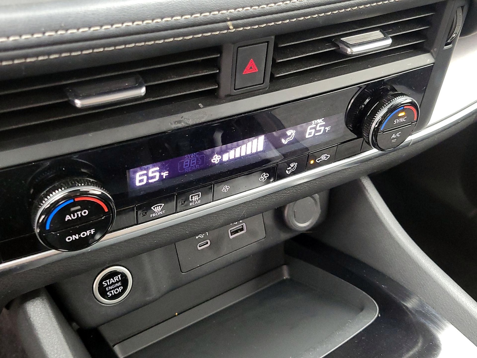 2023 Nissan Rogue SV - Photo 17
