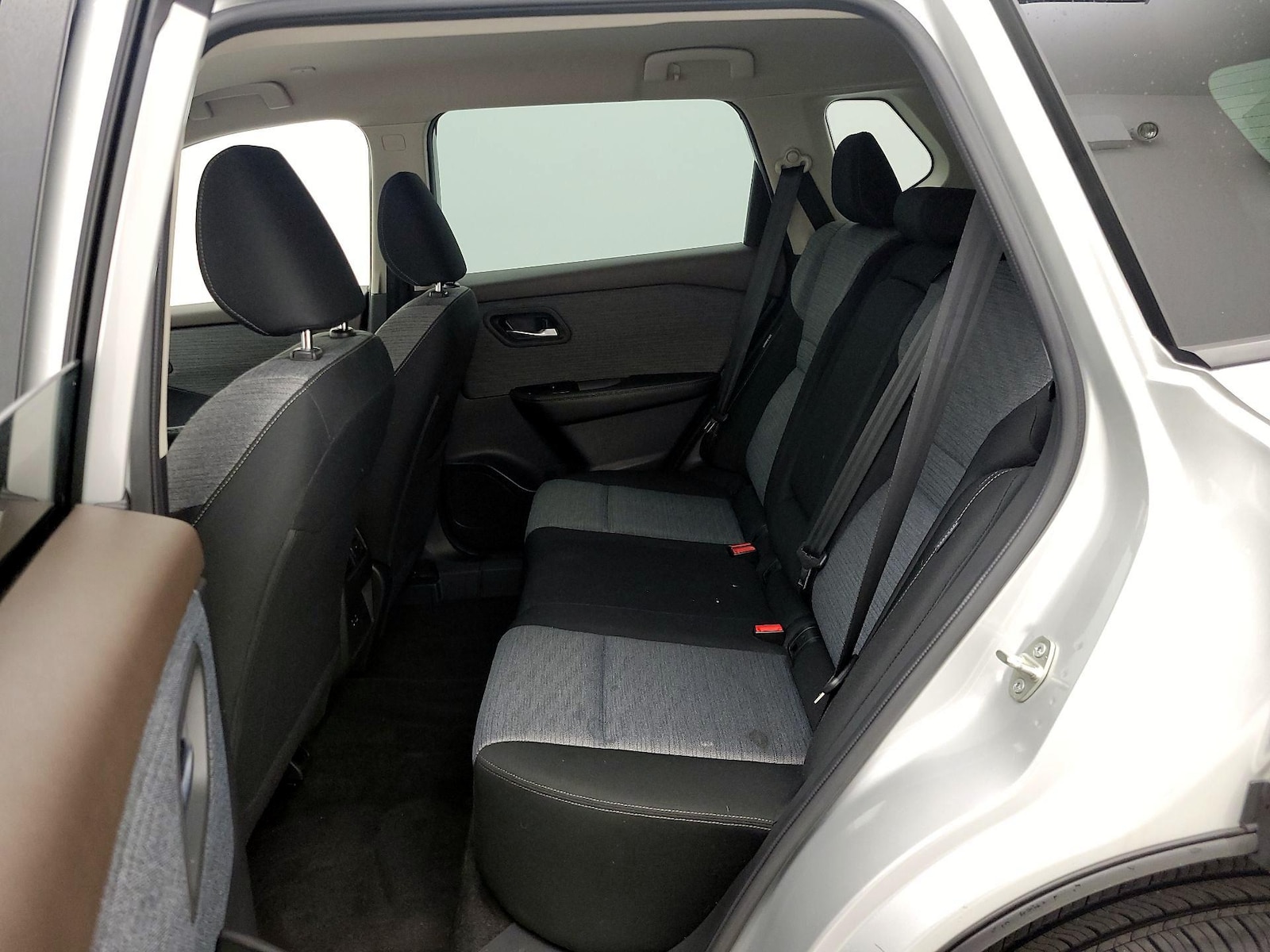 2023 Nissan Rogue SV - Photo 20