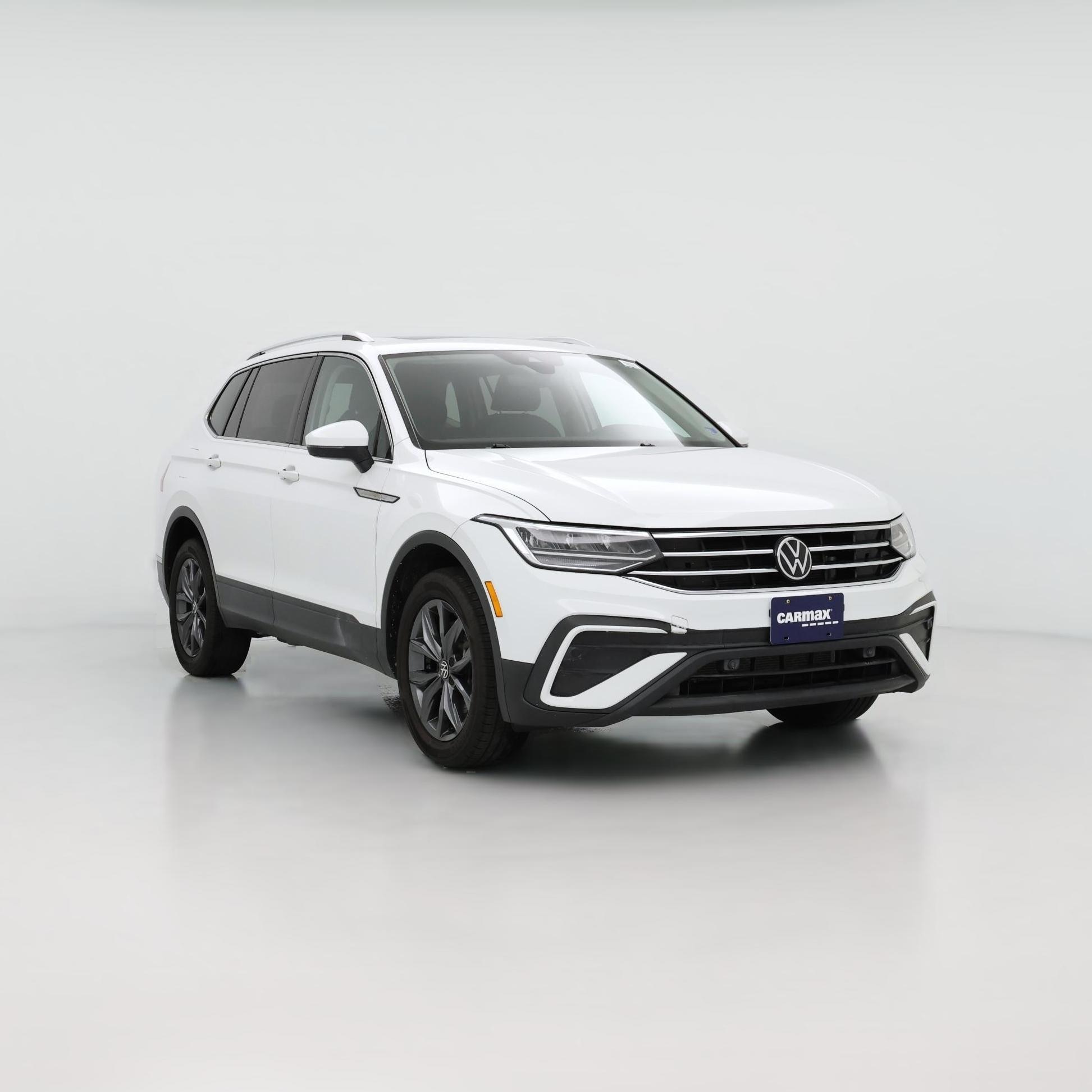 Thumbnail: 2022 Volkswagen Tiguan - 1