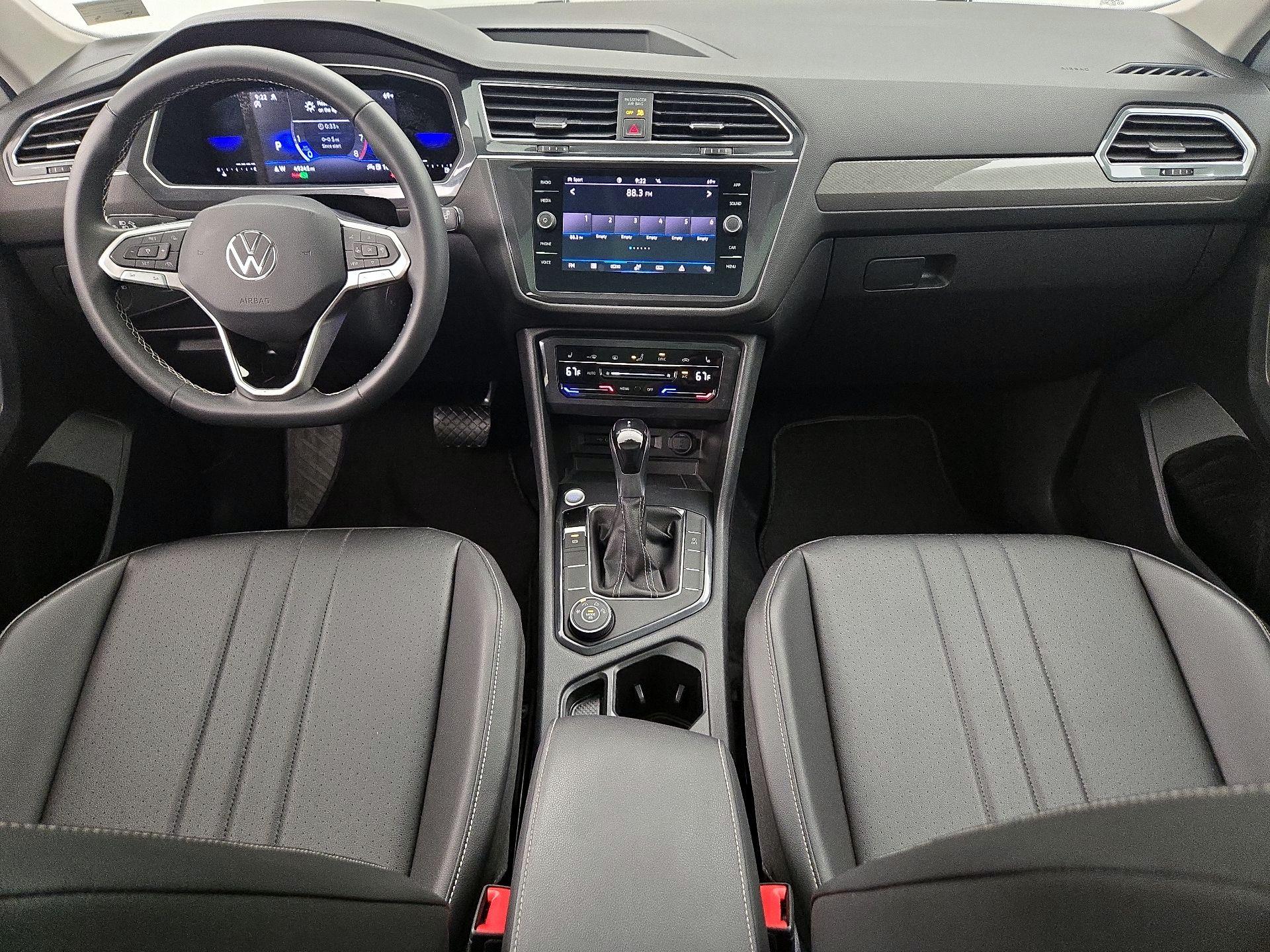 Thumbnail: 2022 Volkswagen Tiguan - 9