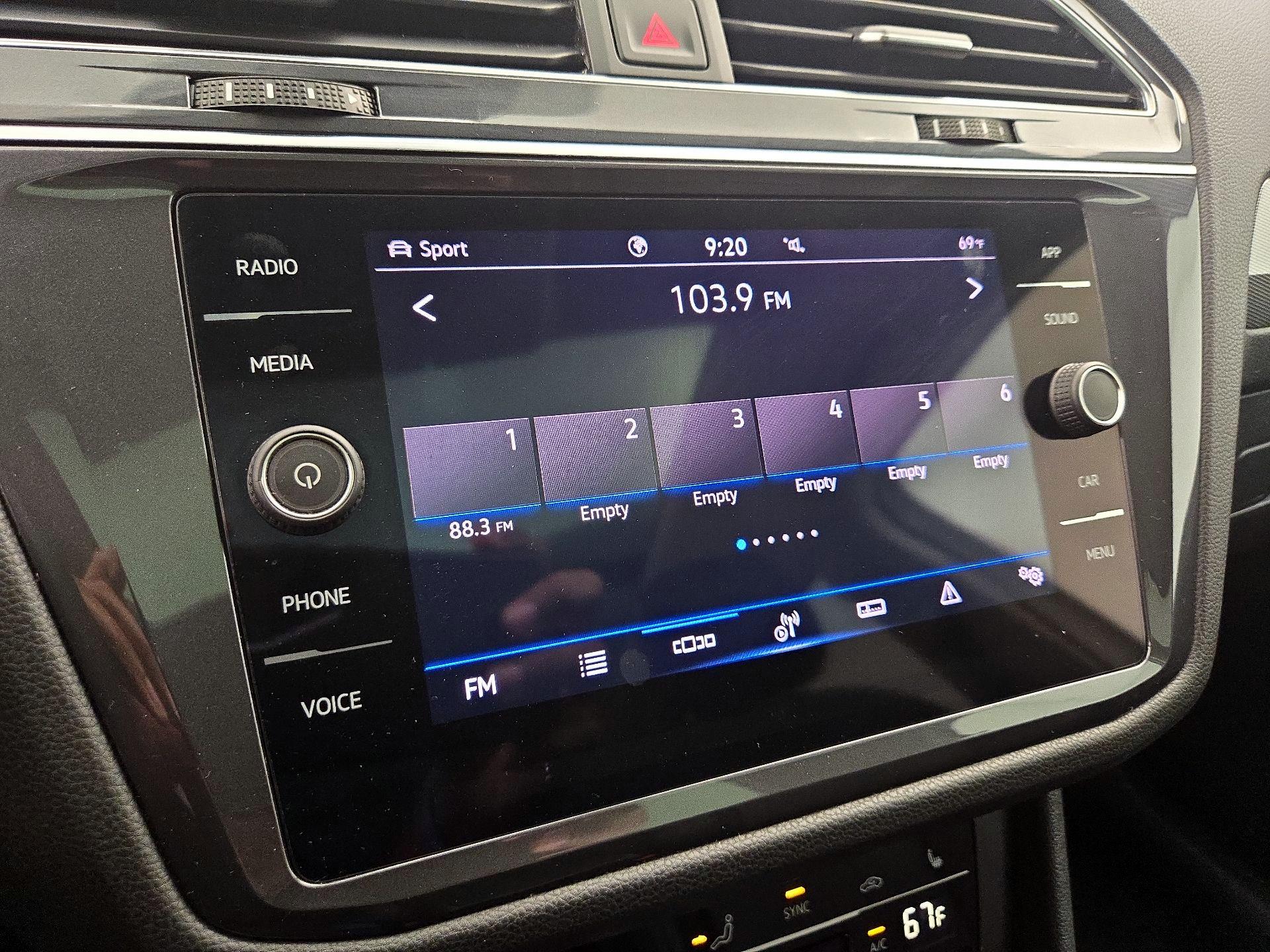 Thumbnail: 2022 Volkswagen Tiguan - 15