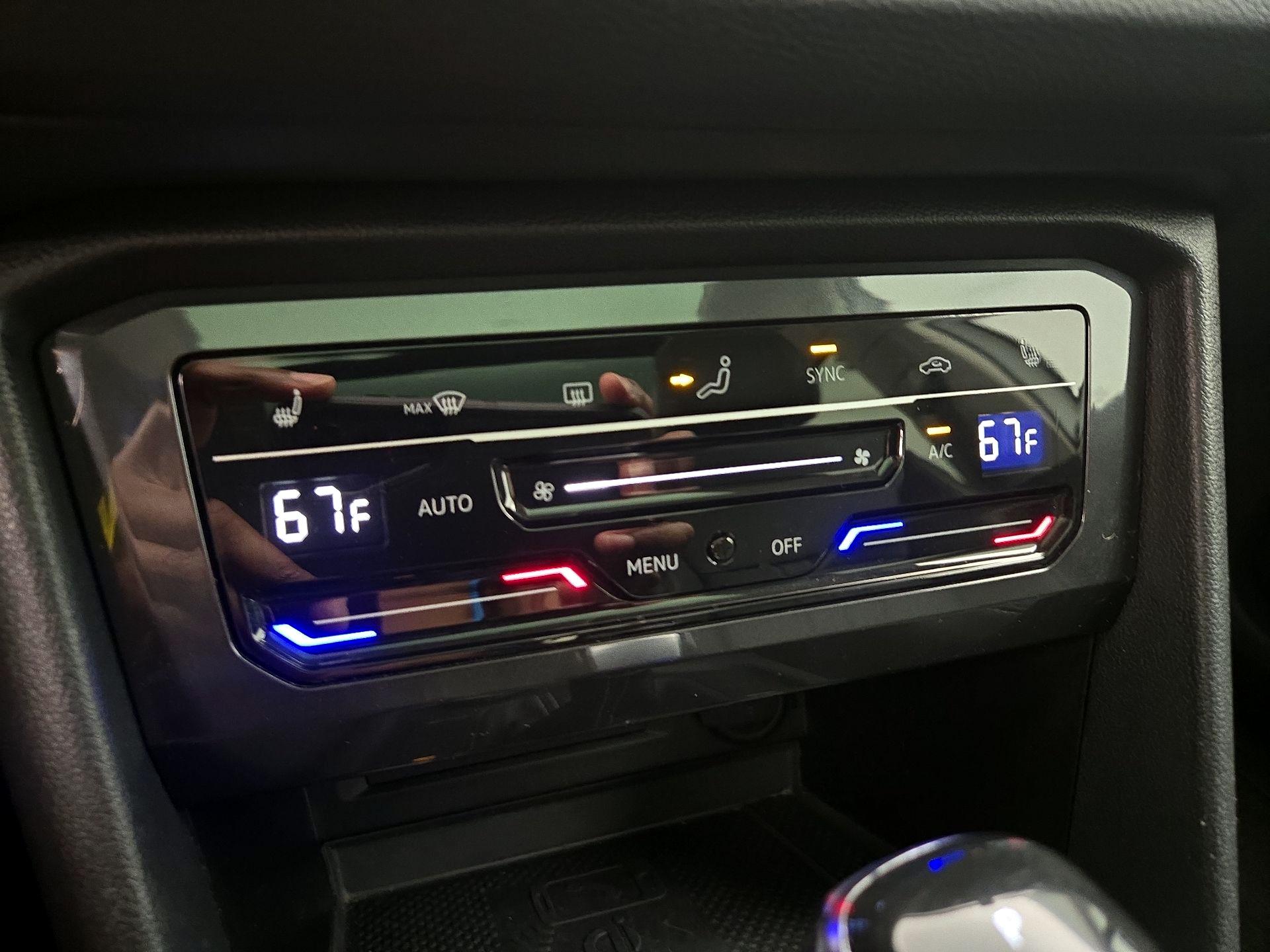 Thumbnail: 2022 Volkswagen Tiguan - 16