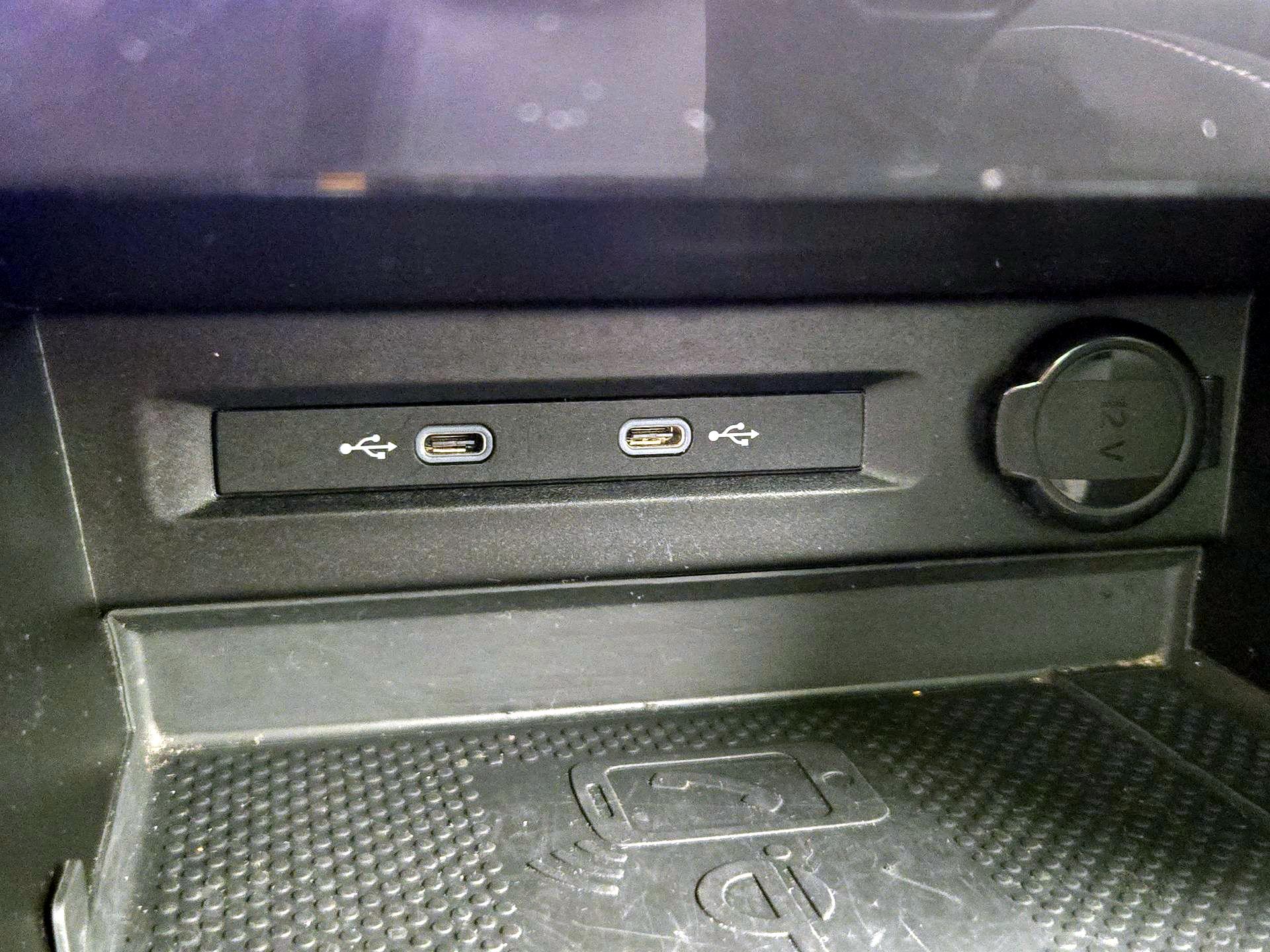 Thumbnail: 2022 Volkswagen Tiguan - 18