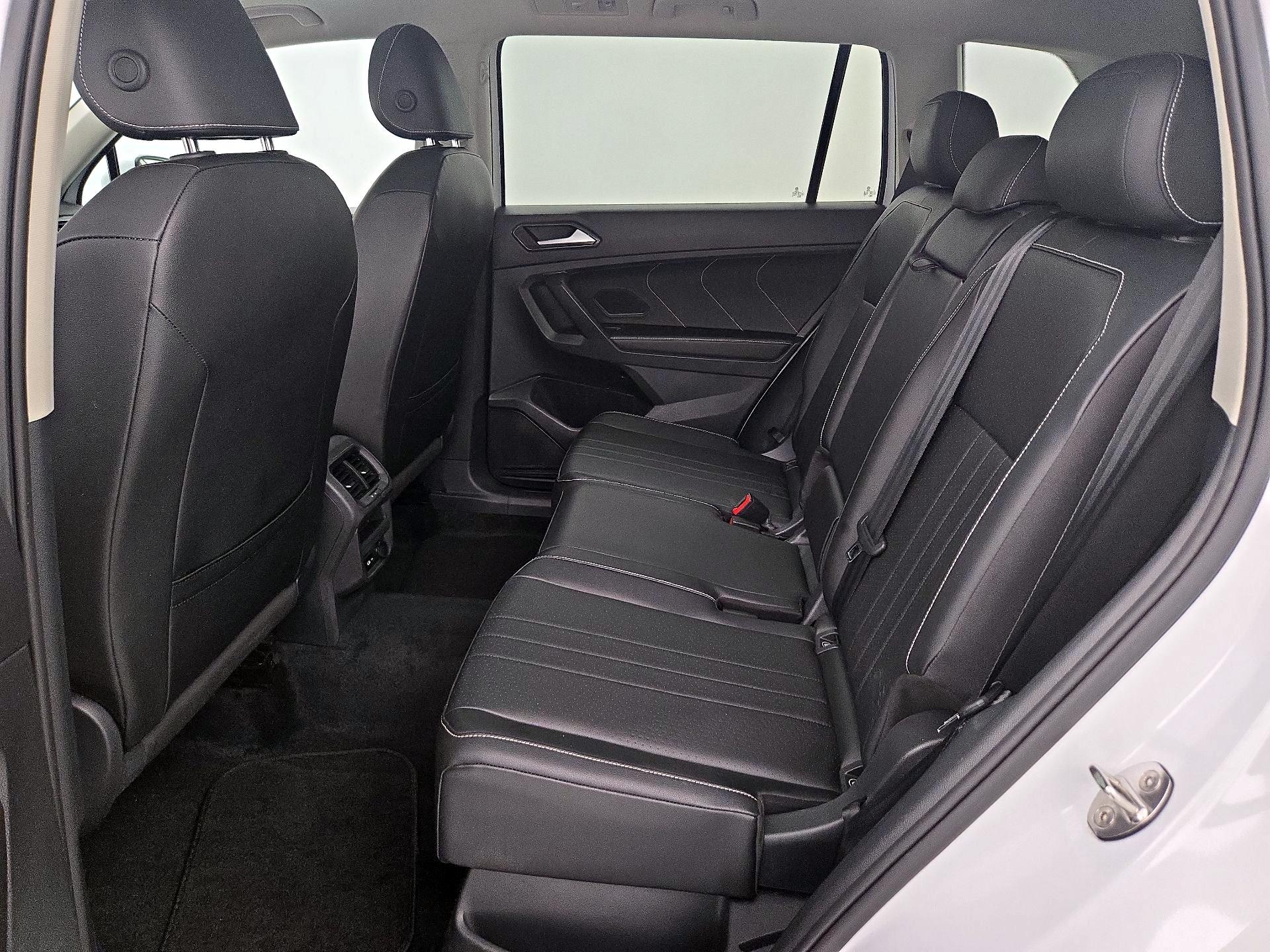 Thumbnail: 2022 Volkswagen Tiguan - 20