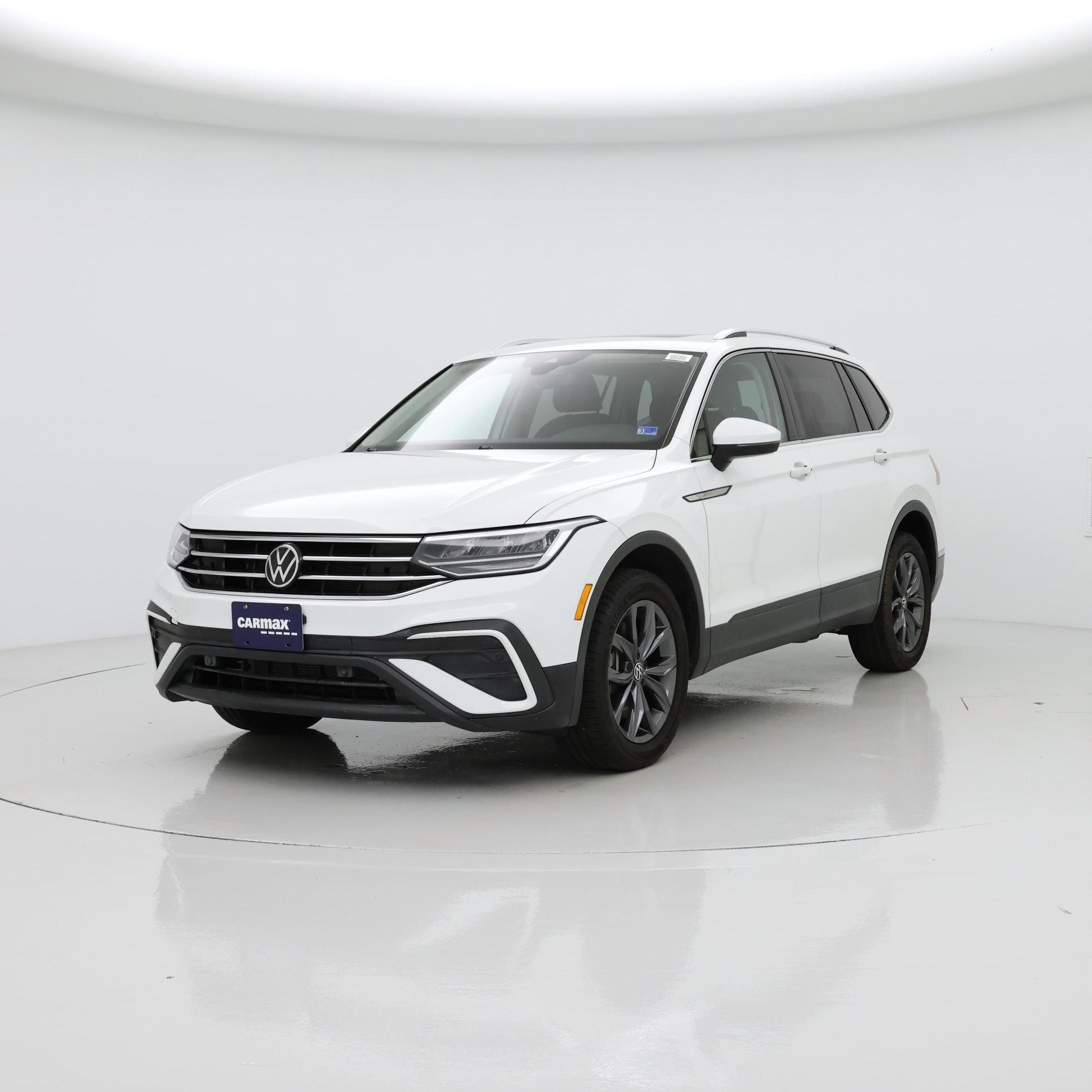 Thumbnail: 2022 Volkswagen Tiguan - 4