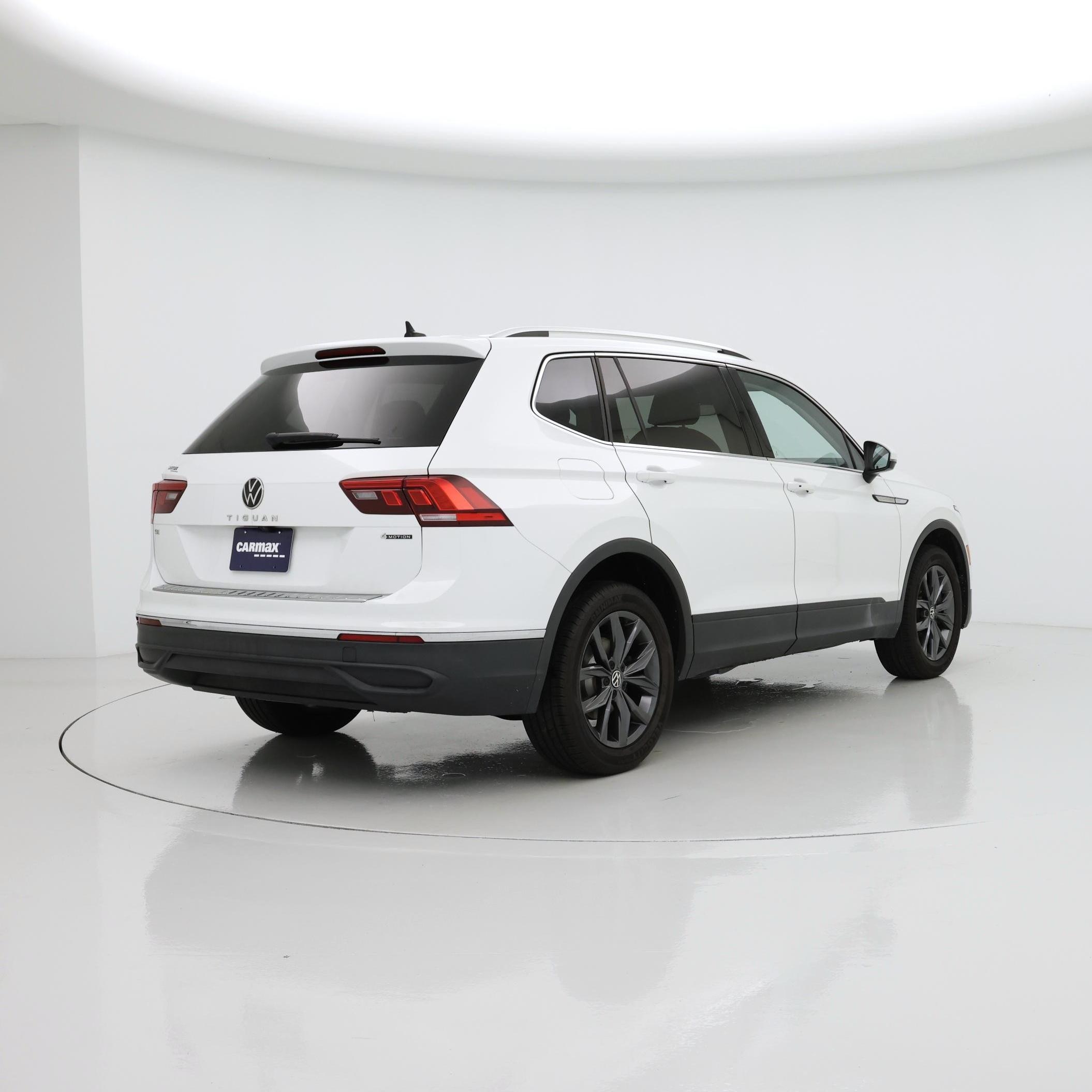 Thumbnail: 2022 Volkswagen Tiguan - 8